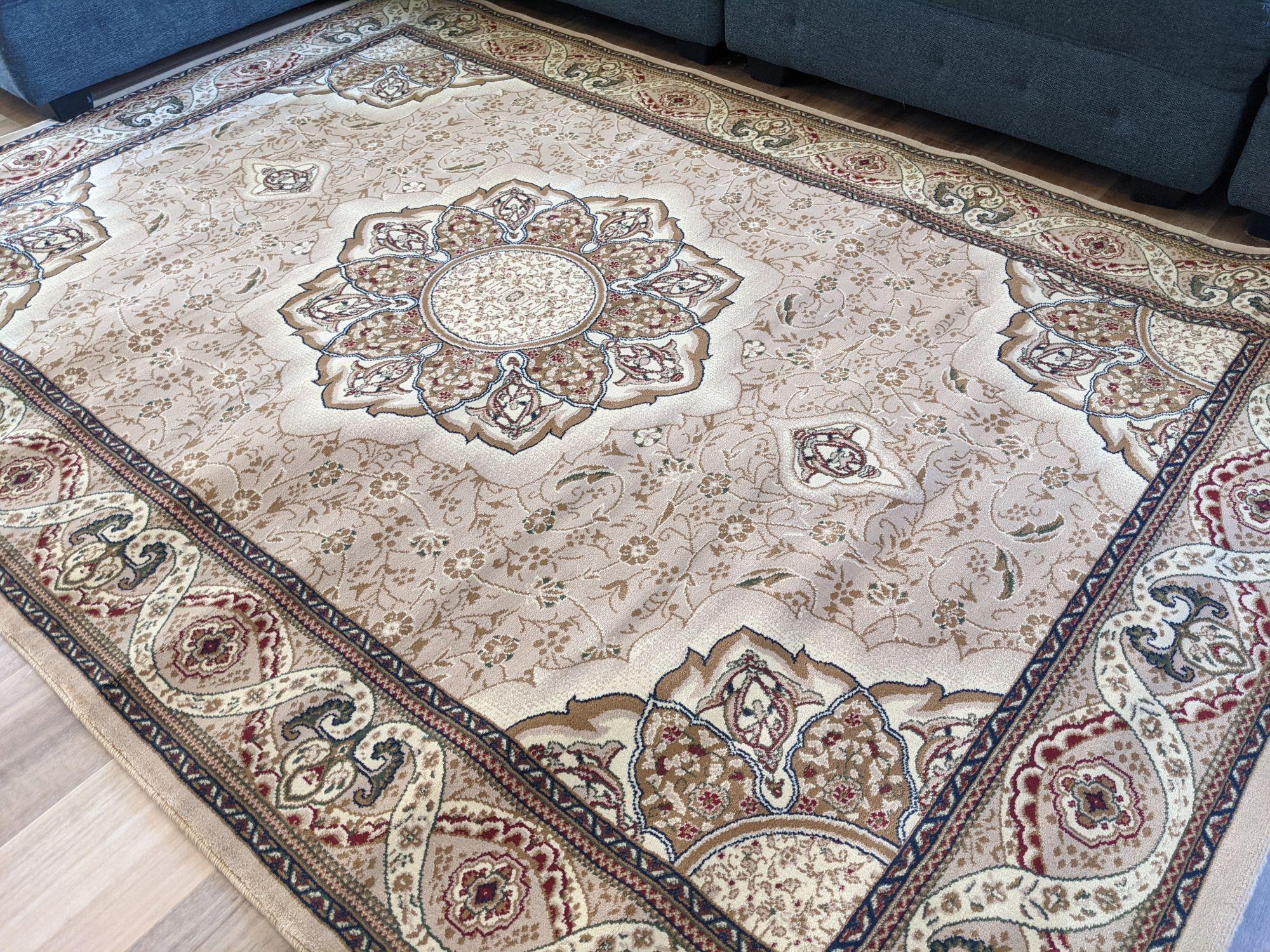 Benevolence T03 Beige Traditional Medallion design