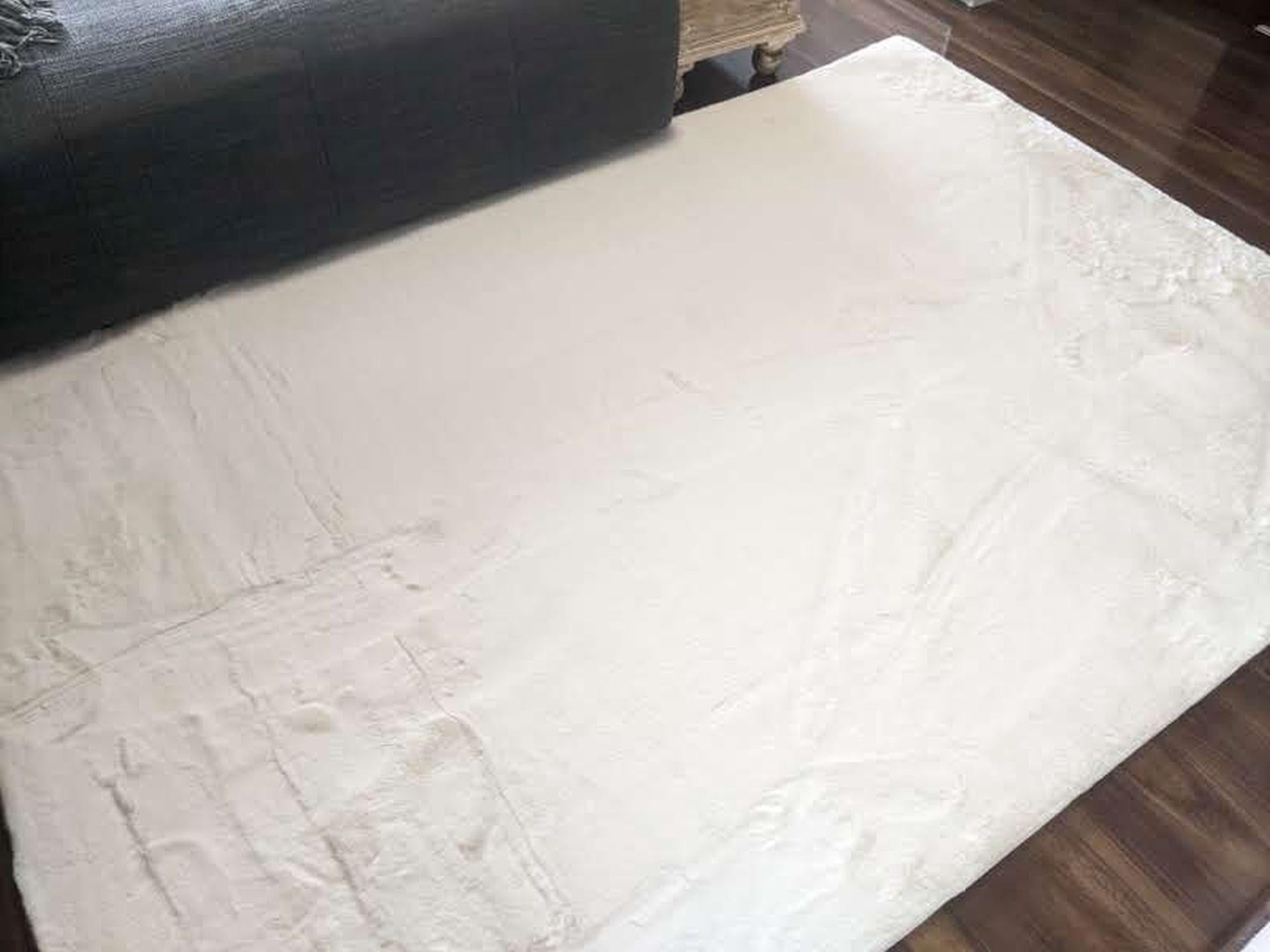 Super soft faux Fur White rug