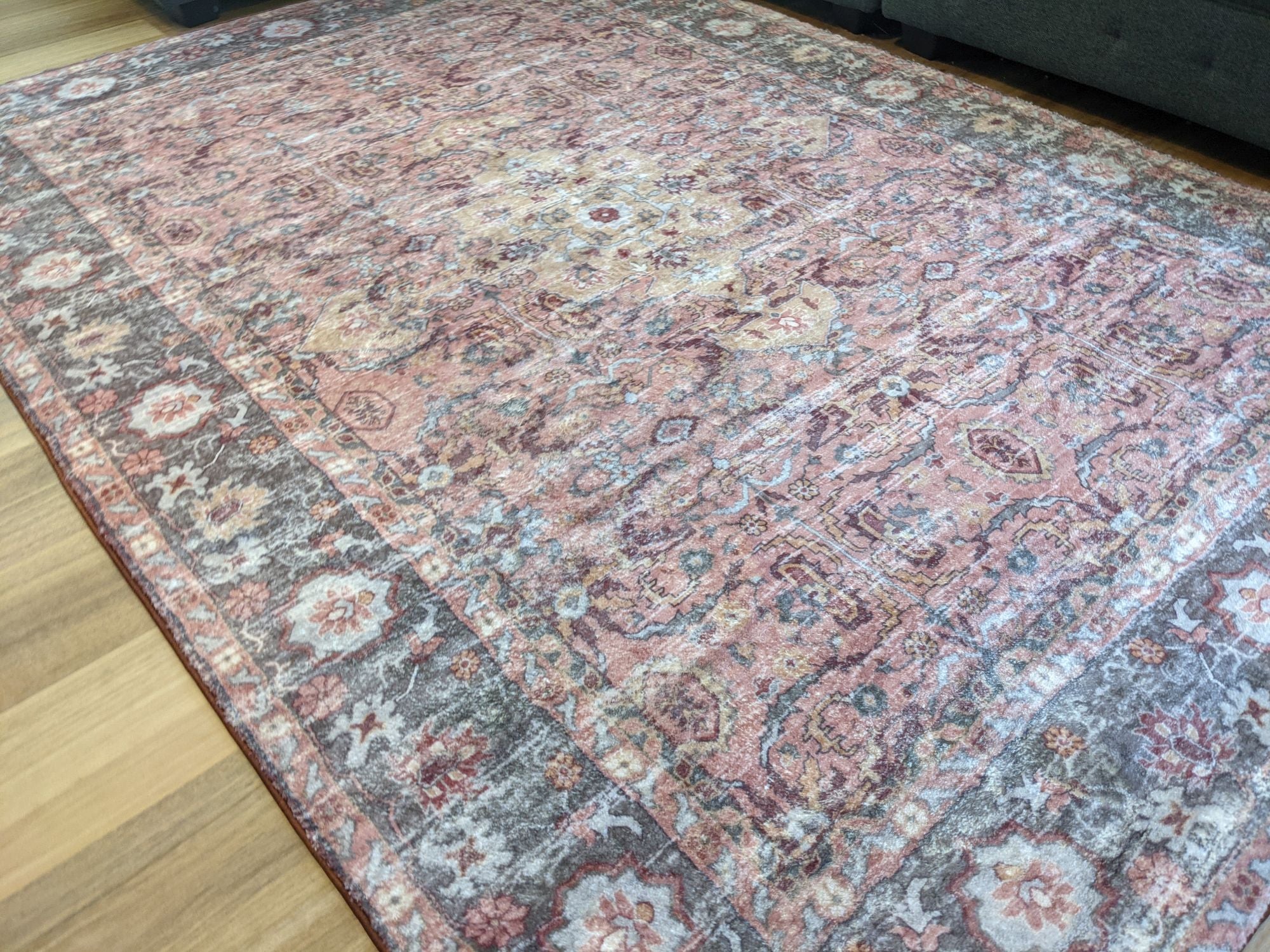 Transitional Multi rug