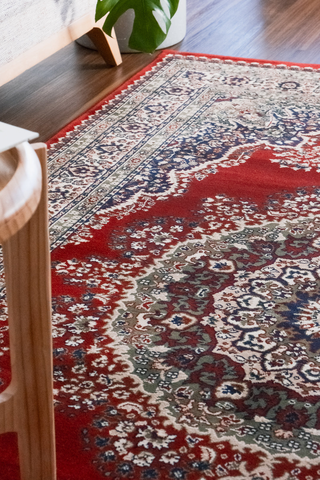 Benevolence Ladik Bordo Red rug
