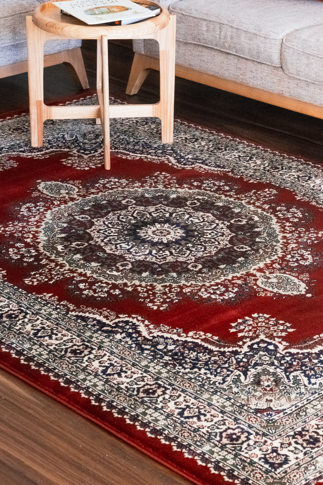 Benevolence Ladik Bordo Red rug