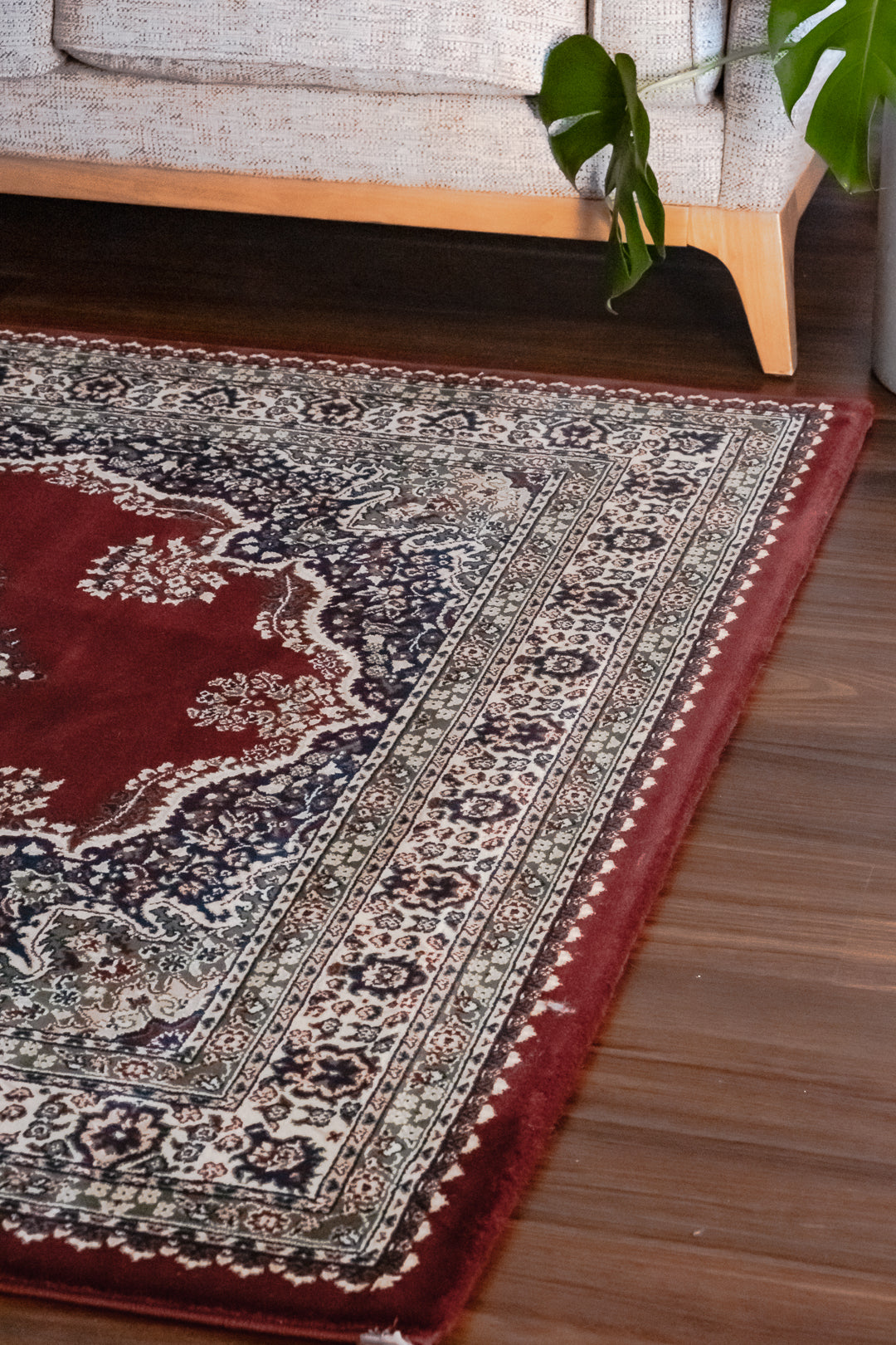 Benevolence Ladik Bordo Red rug