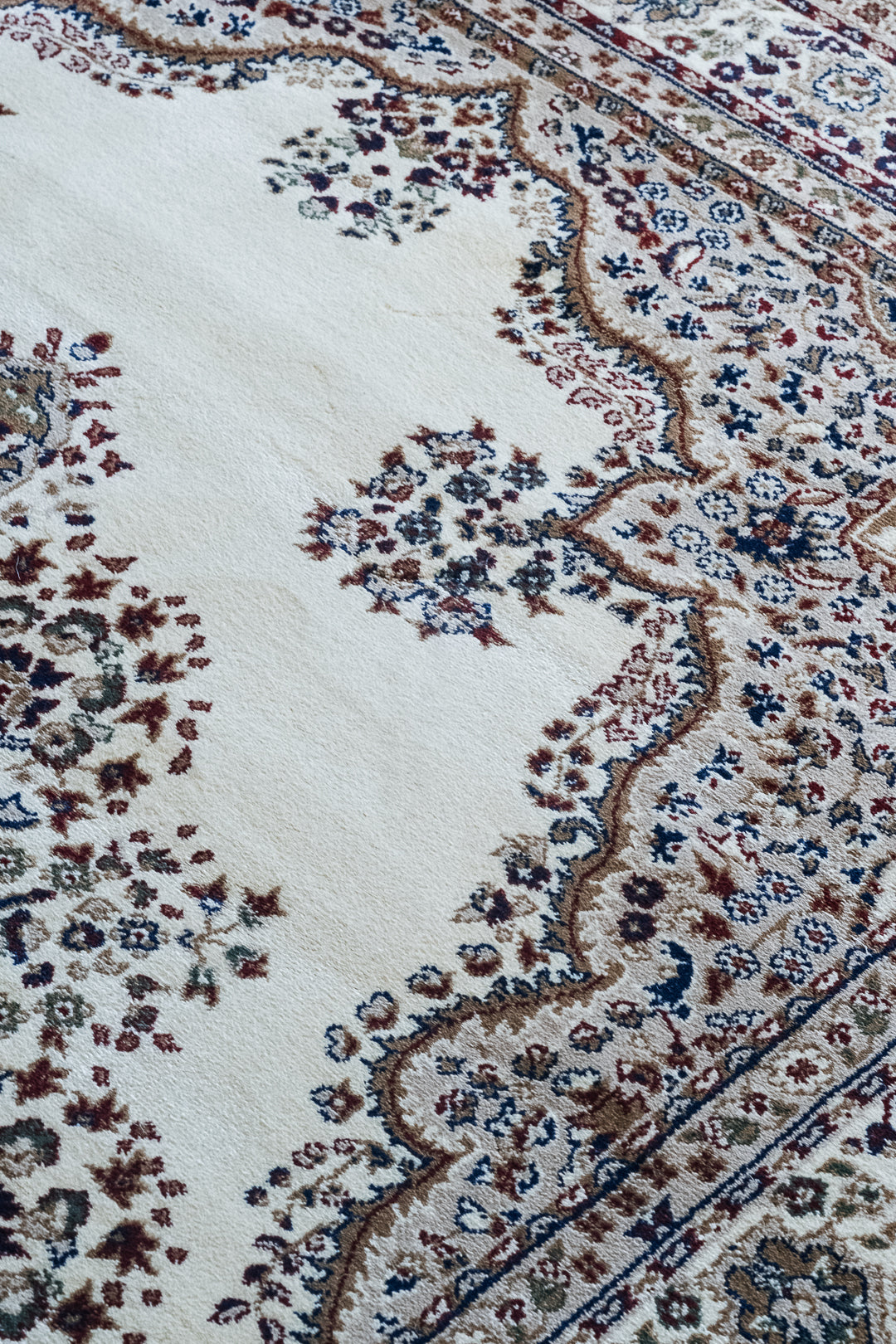 Benevolence Ladik Cream