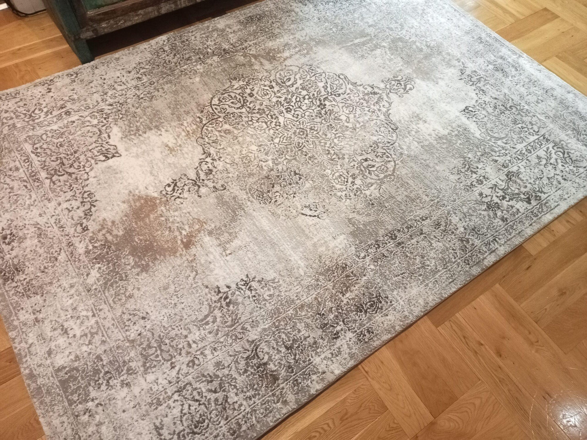 Image of Betty Vizion 06 - Soft Transitional Rug