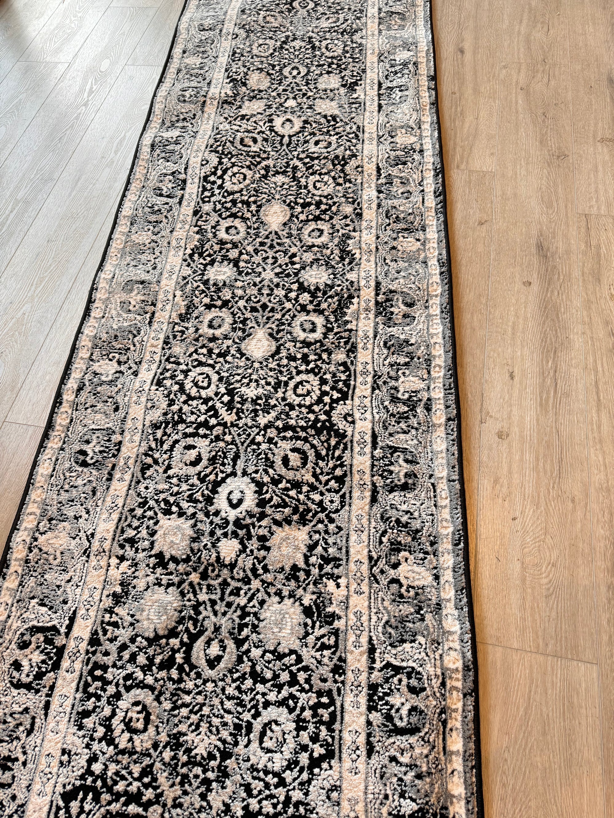 892 black Deluxe runner 80 cm Wide