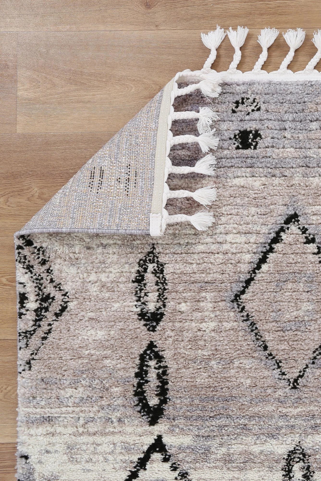Morocco Tribal Diamond Ash shagg Rug