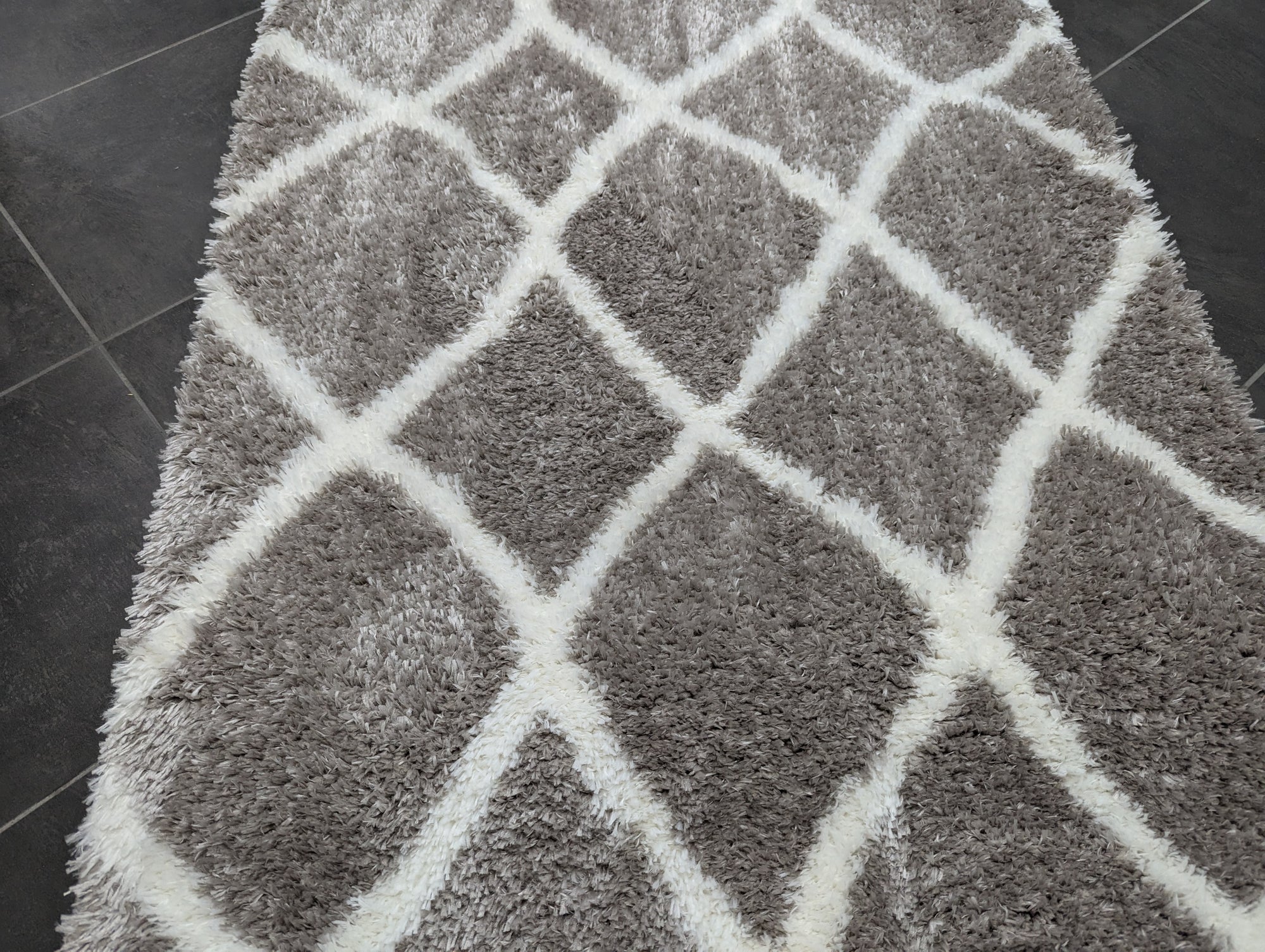 11 Jasmine shaggy 80 cm wide runner
