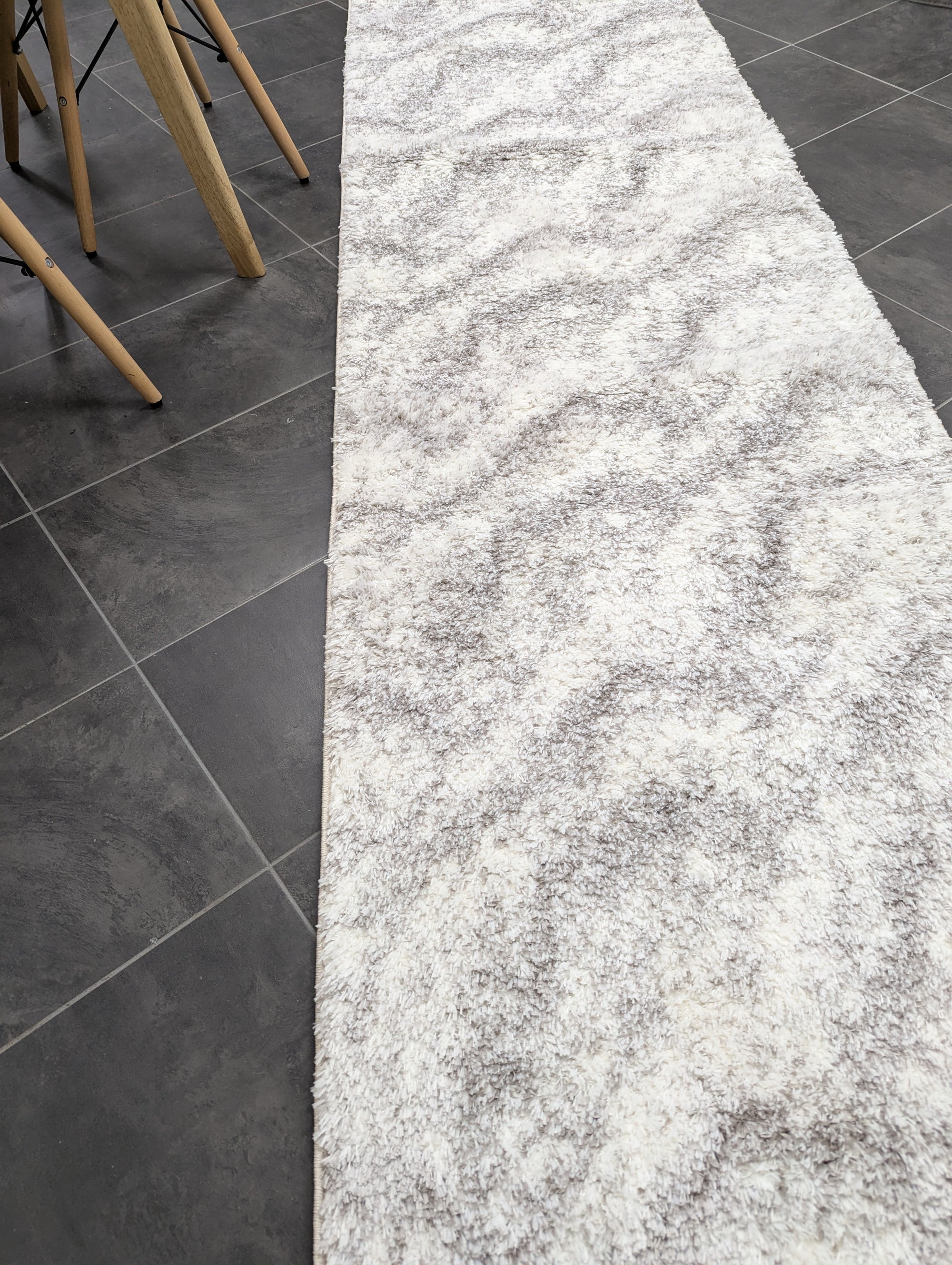 cream faded Jasmine shaggy 80 cm wide runner