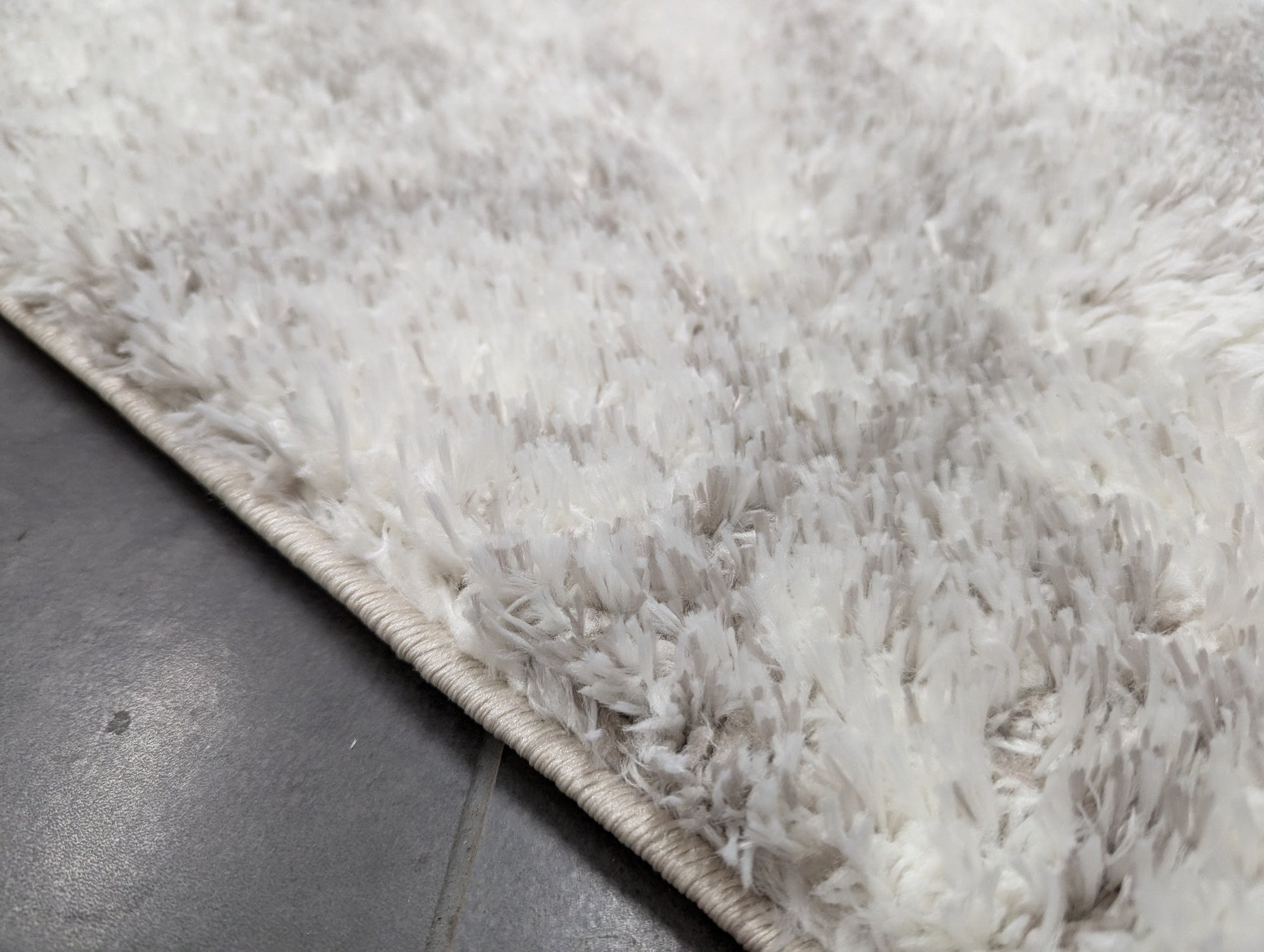 cream faded Jasmine shaggy 80 cm wide runner