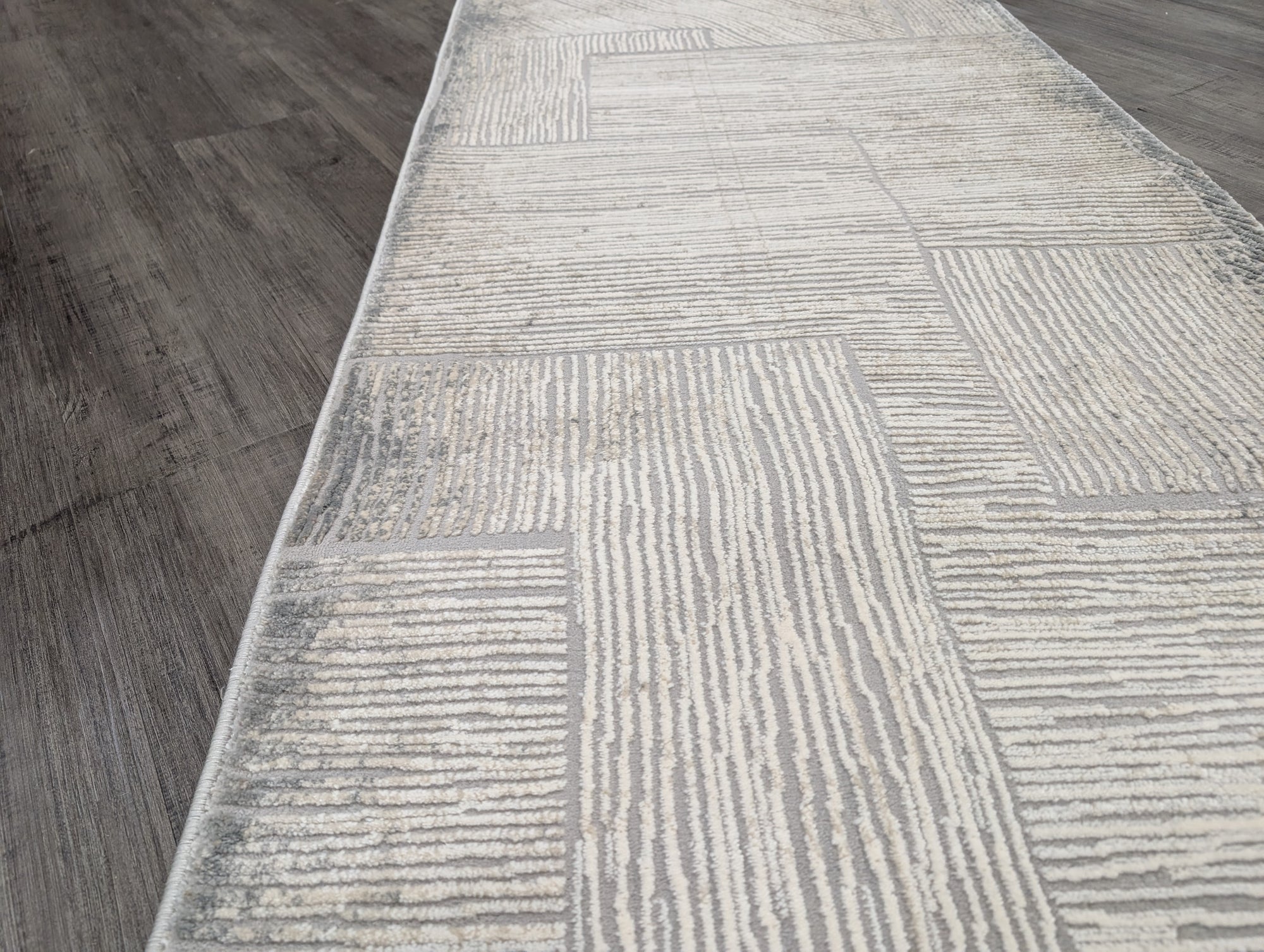633 grey beige Deluxe runner 80 cm Wide