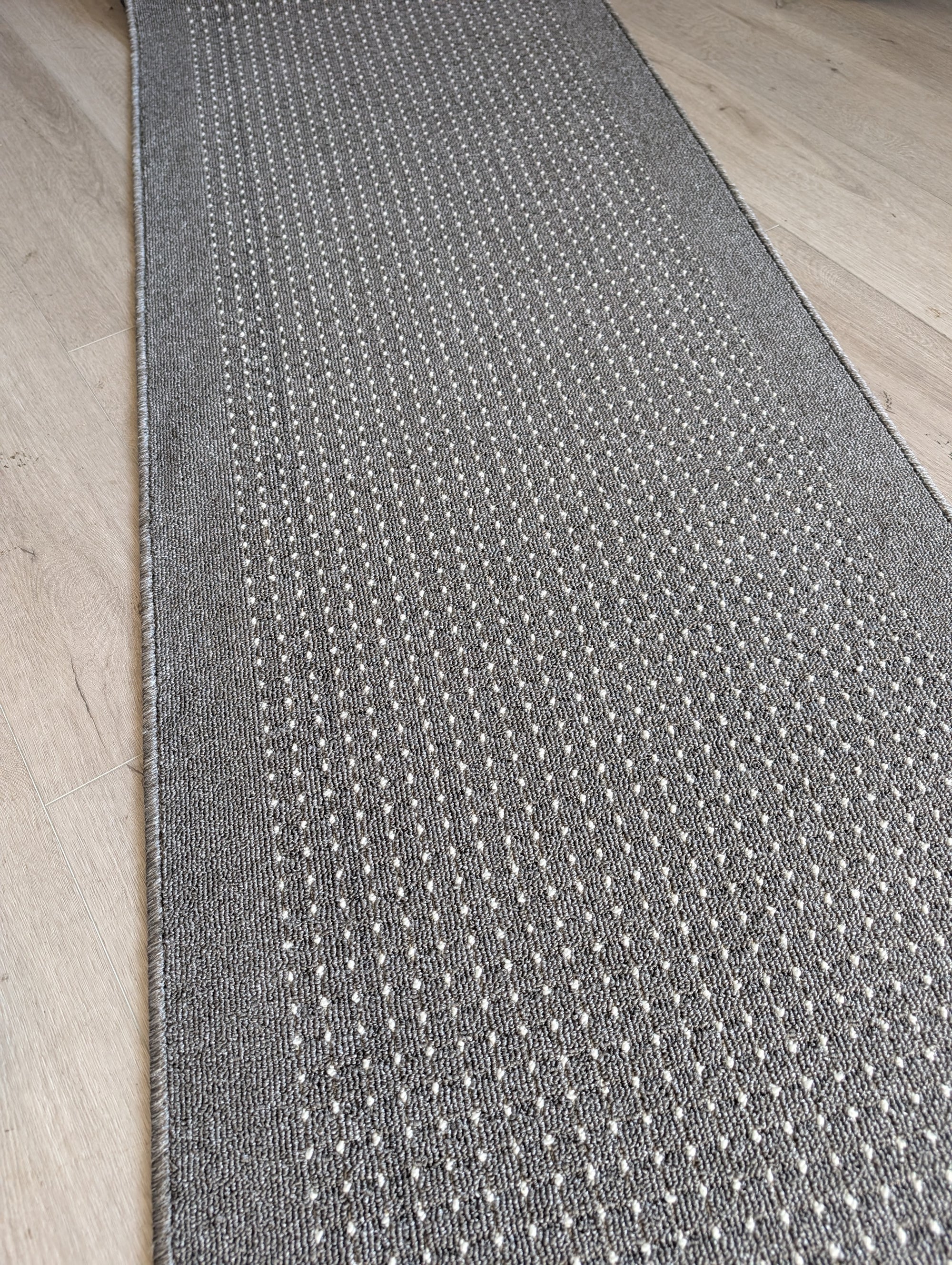 Dotted design grey Nikotex 67 cm Wide