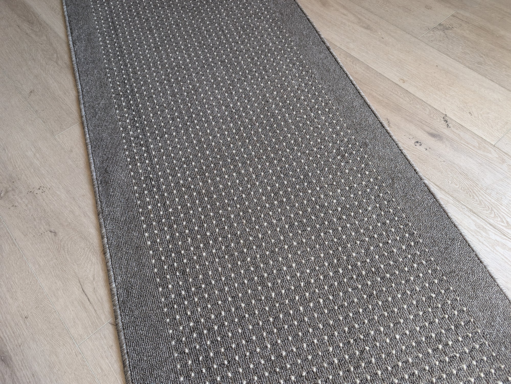 Dotted design grey Nikotex 67 cm Wide