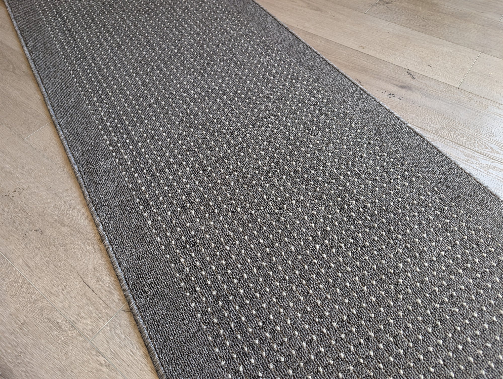 Dotted design grey Nikotex 67 cm Wide