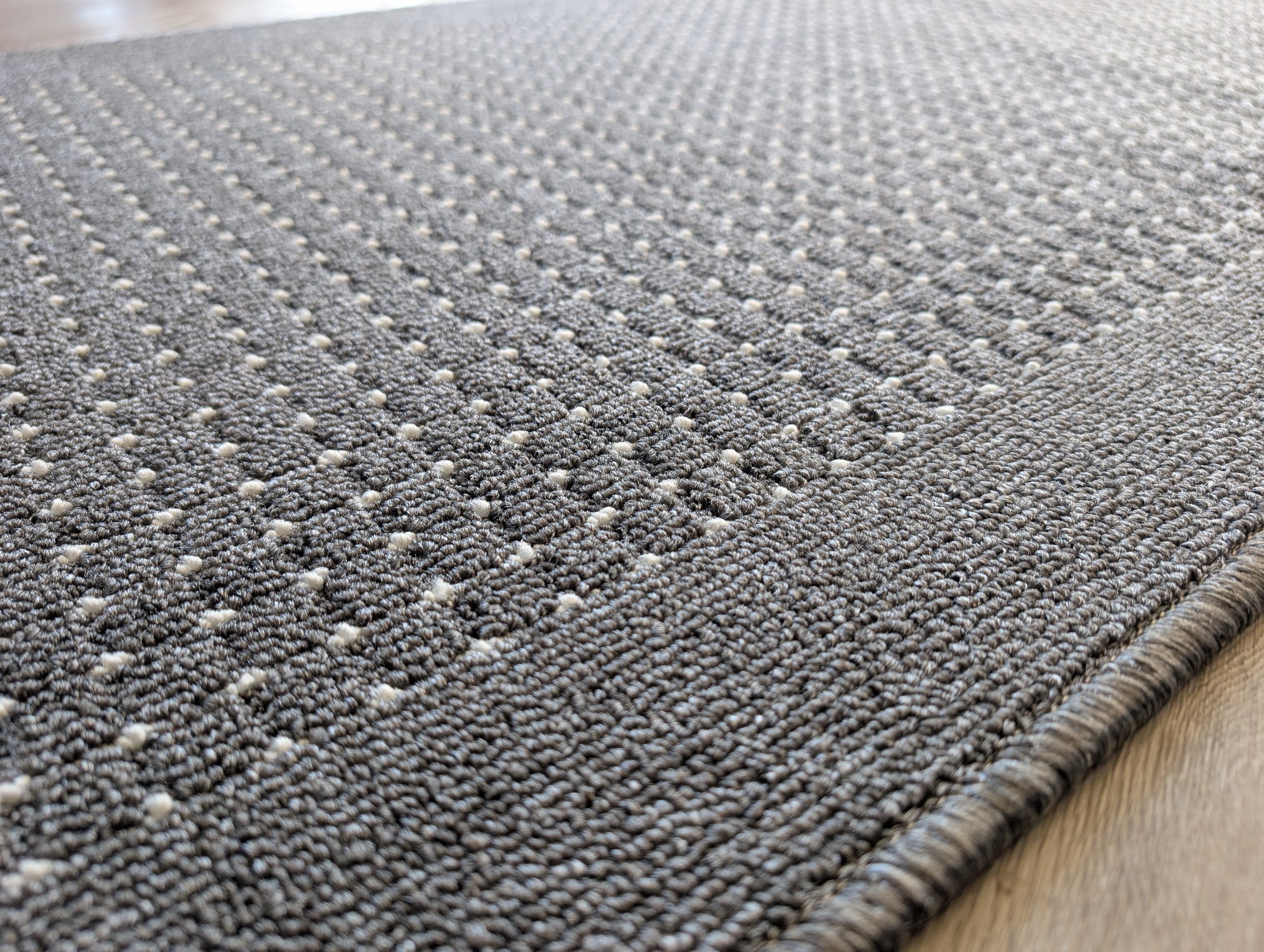 Dotted design grey Nikotex 67 cm Wide