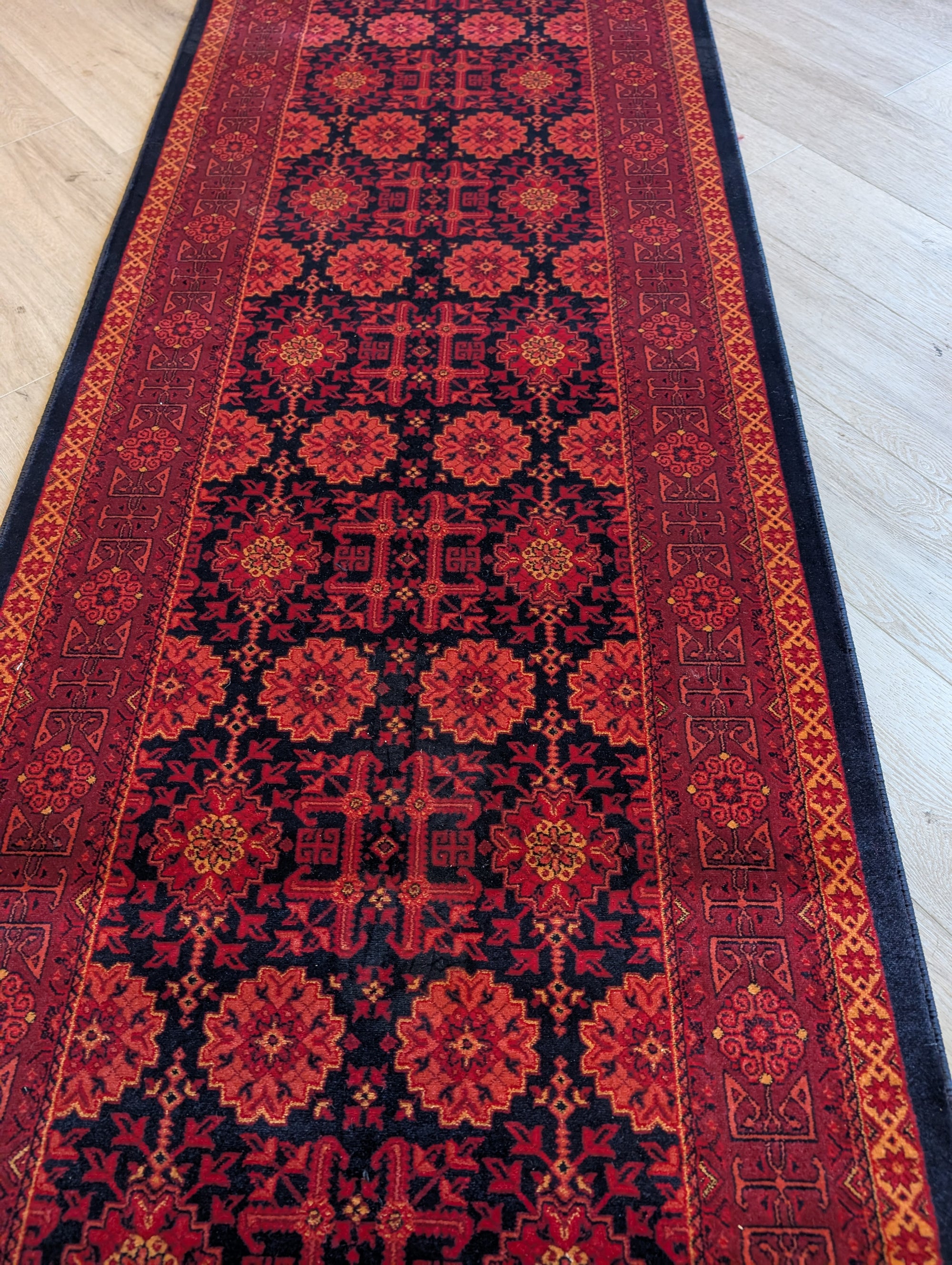 Hive 05 navy red oriental 80cm Wide