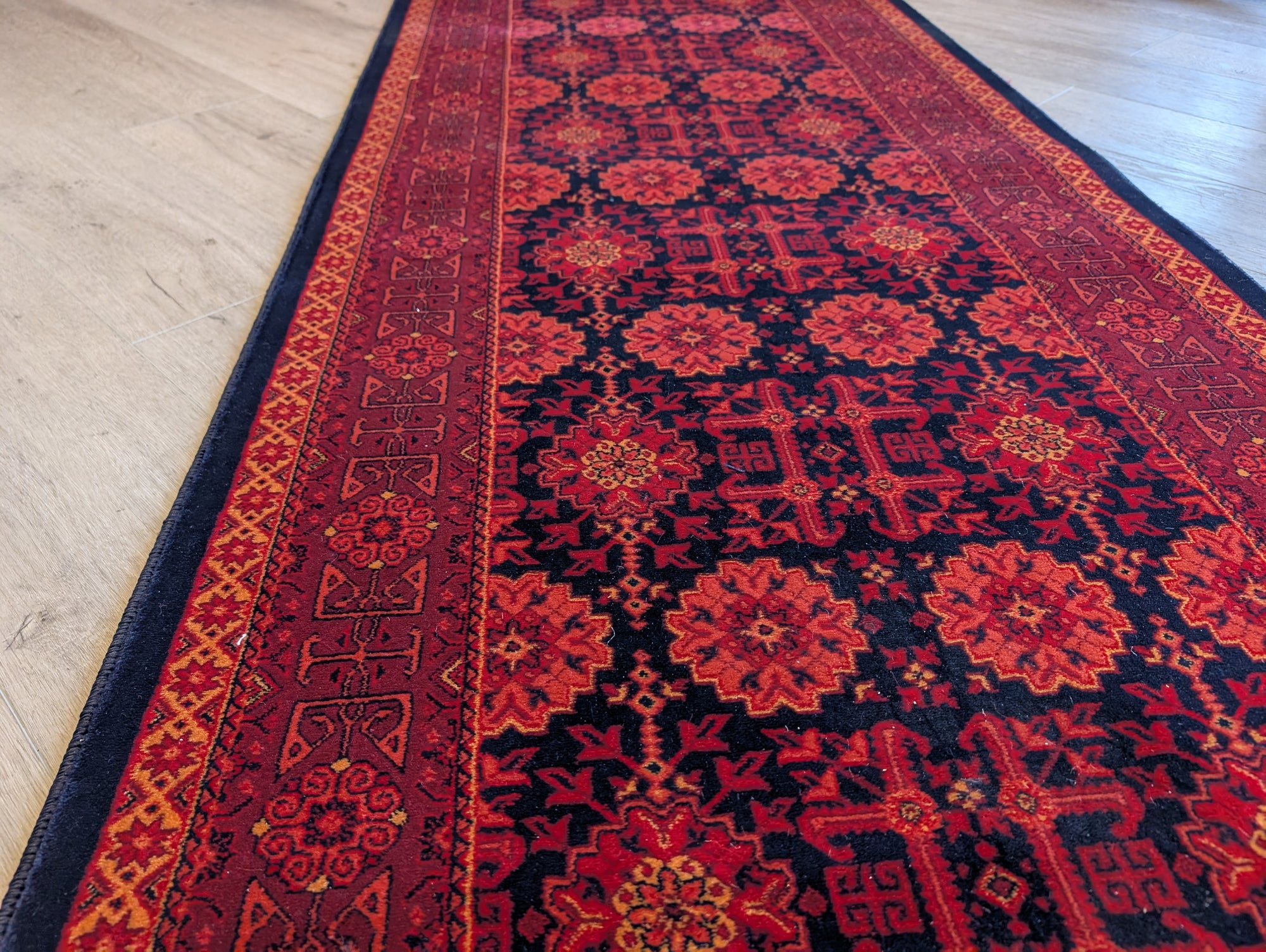Hive 05 navy red oriental 80cm Wide