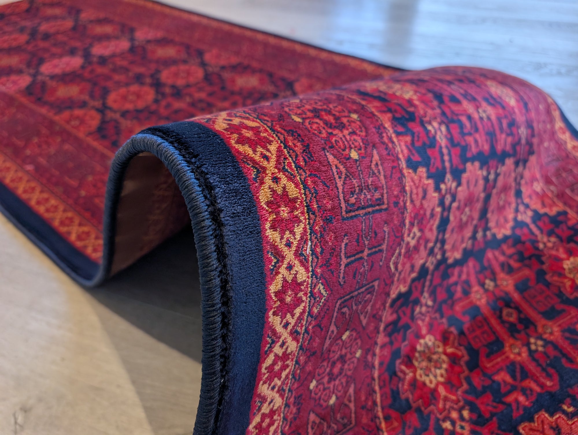 Hive 05 navy red oriental 80cm Wide