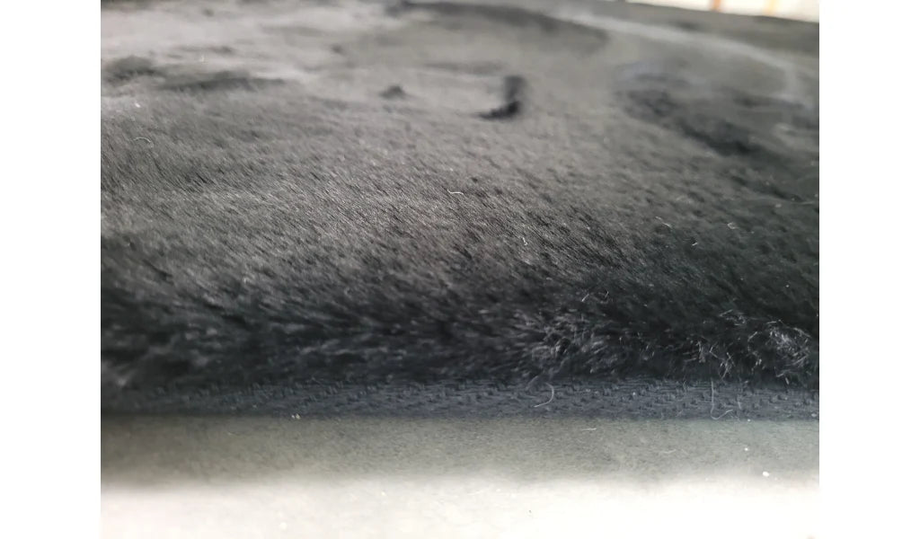Super soft faux Fur black rug