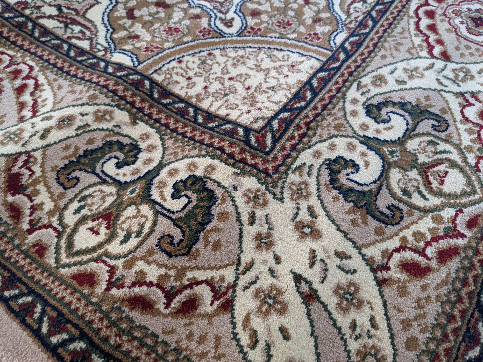 Benevolence T03 Beige Traditional Medallion design