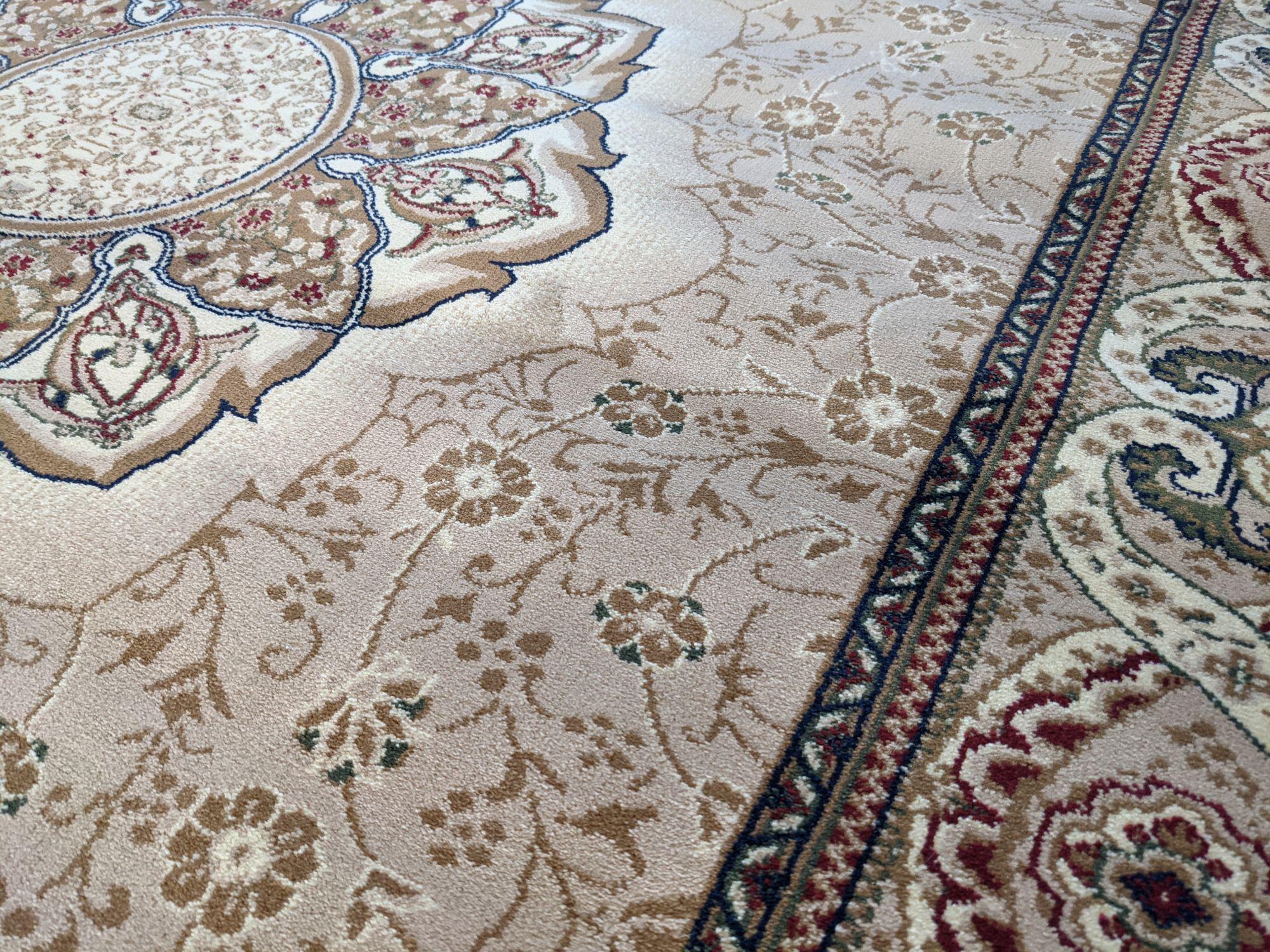 Benevolence T03 Beige Traditional Medallion design