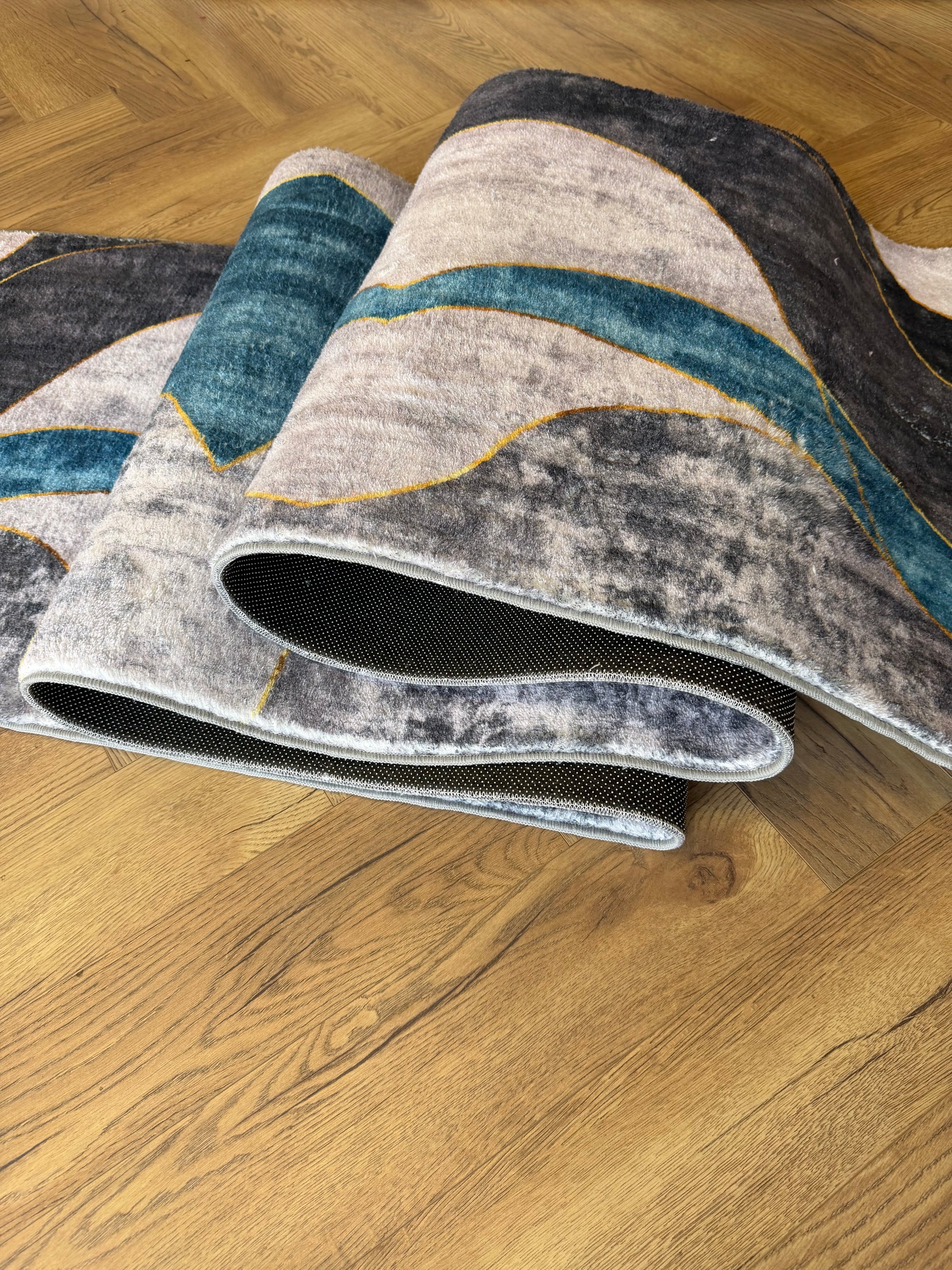 44 Meeno 67 cm Wide