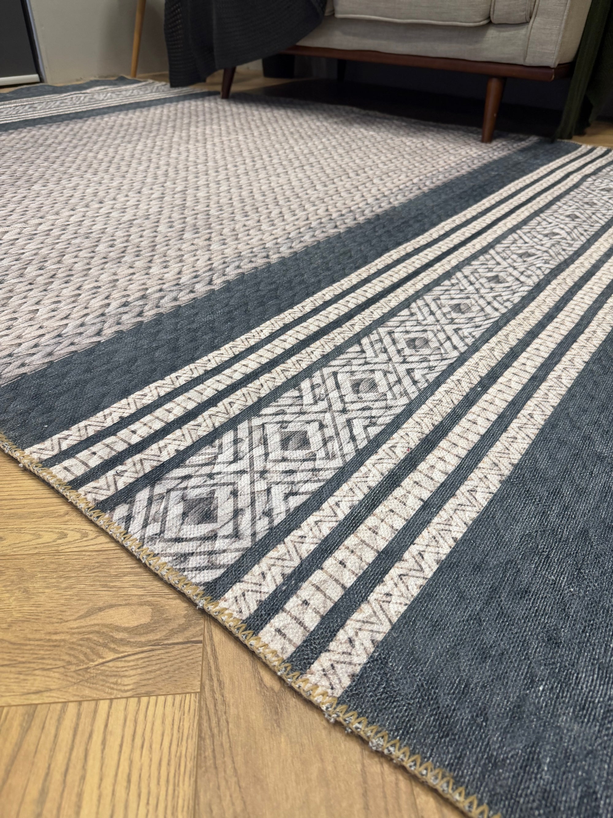 Cozy Nordic Charcoal & Ivory Machine Washable Rug – 200x300cm