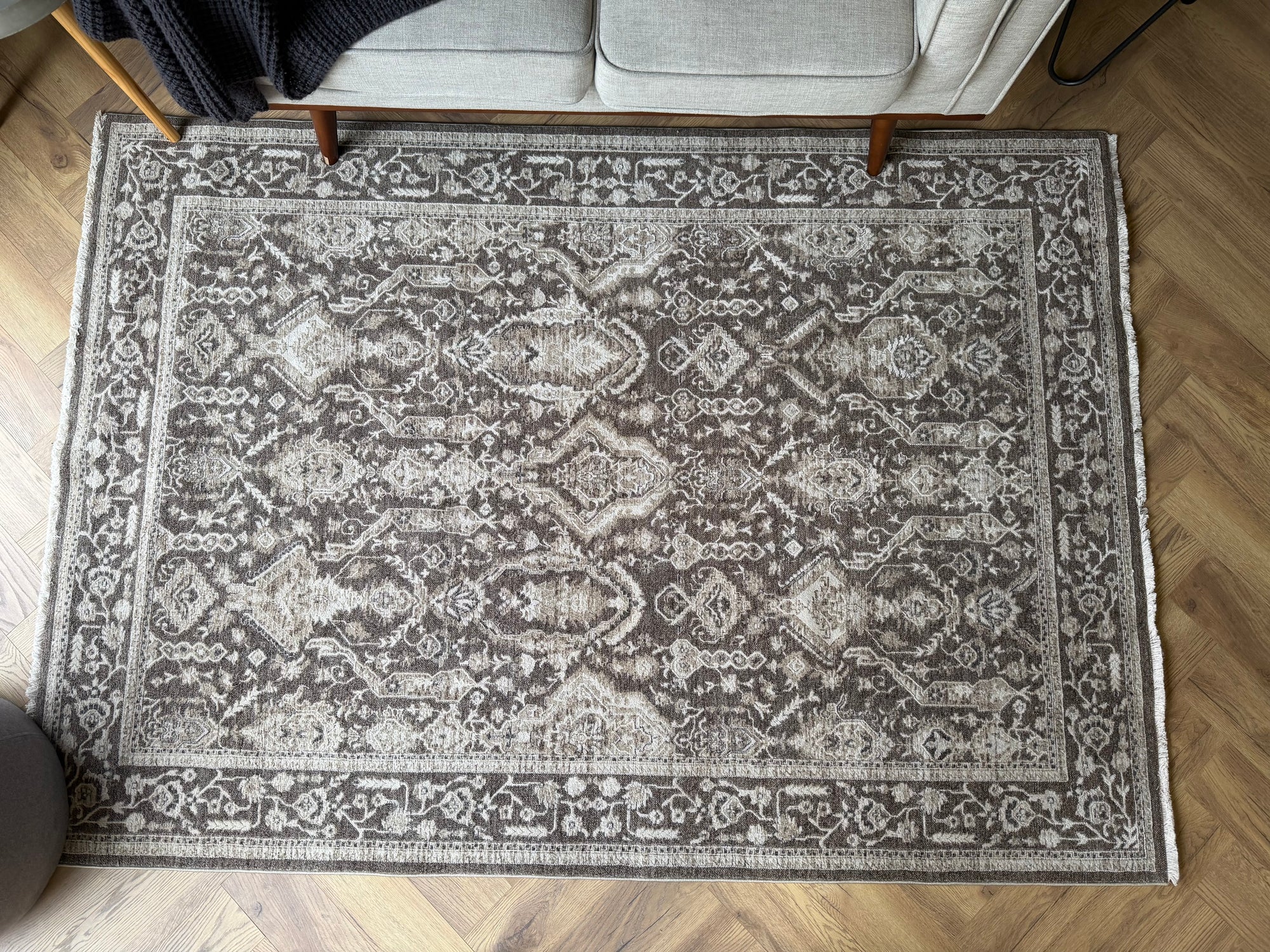 Sienna Taupe Traditional Rug 160x230