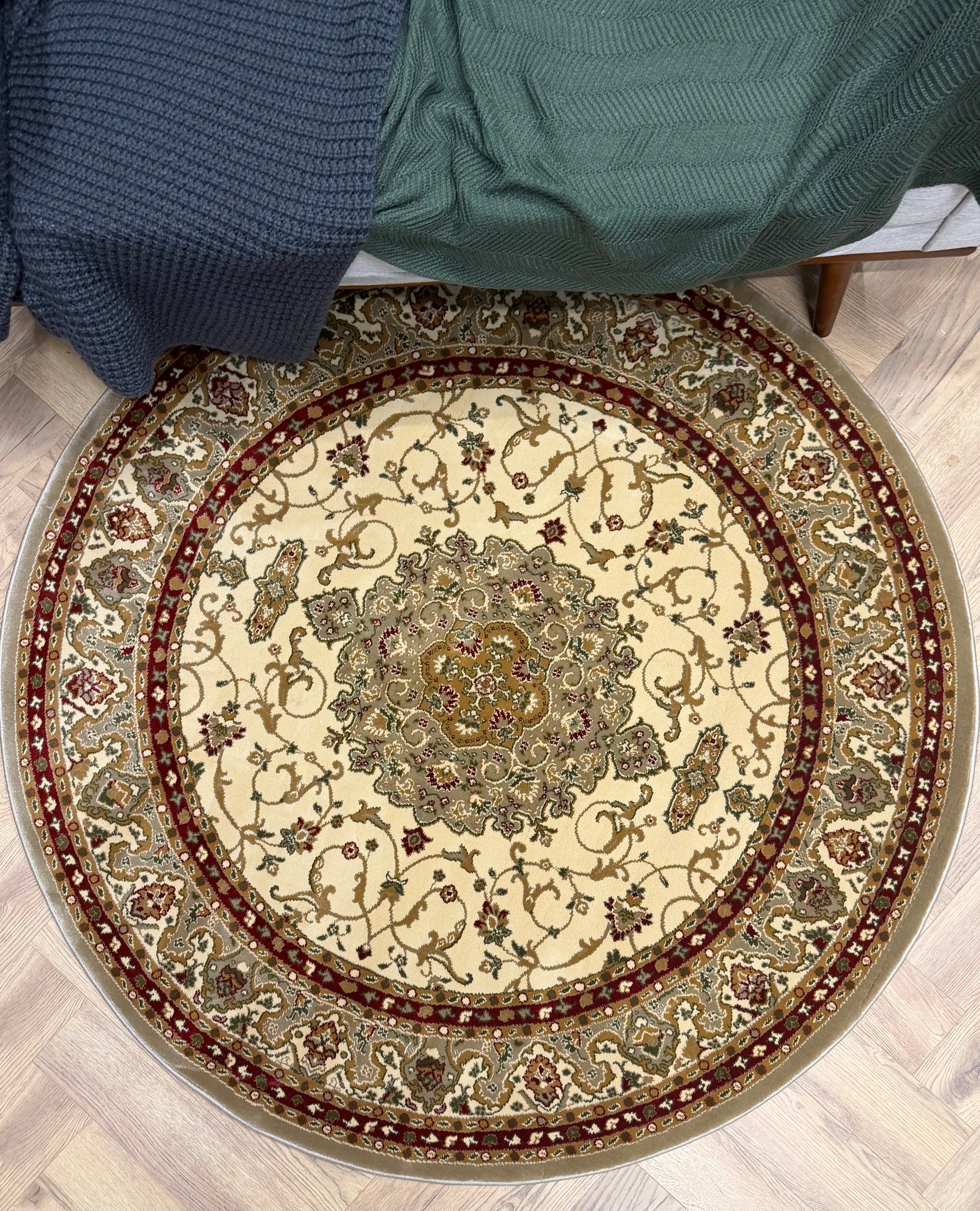 Julian Cream Traditional Round Rug 160x160cm