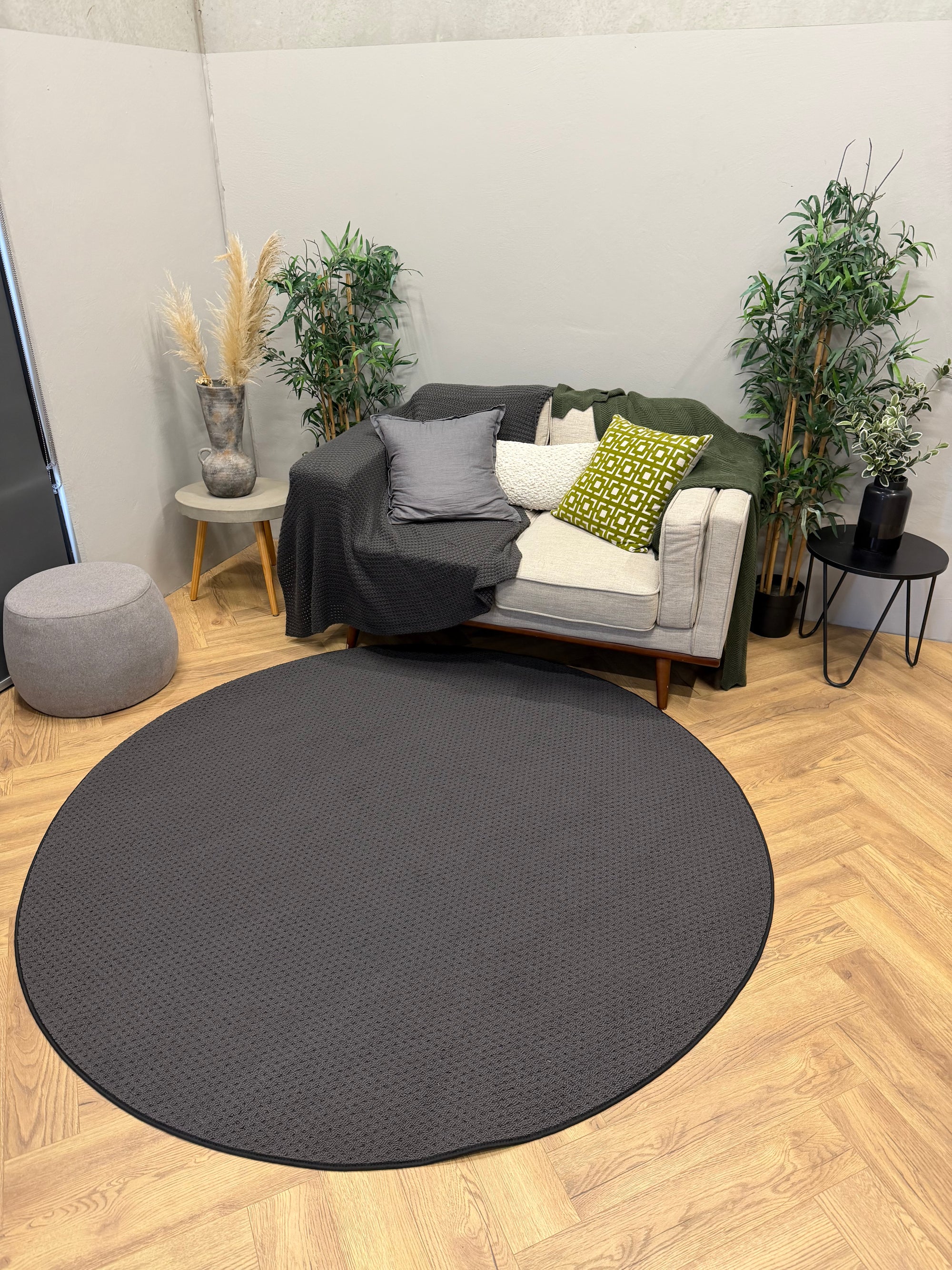 Pablo Charcoal Grey Washable Round Rug – 200cm