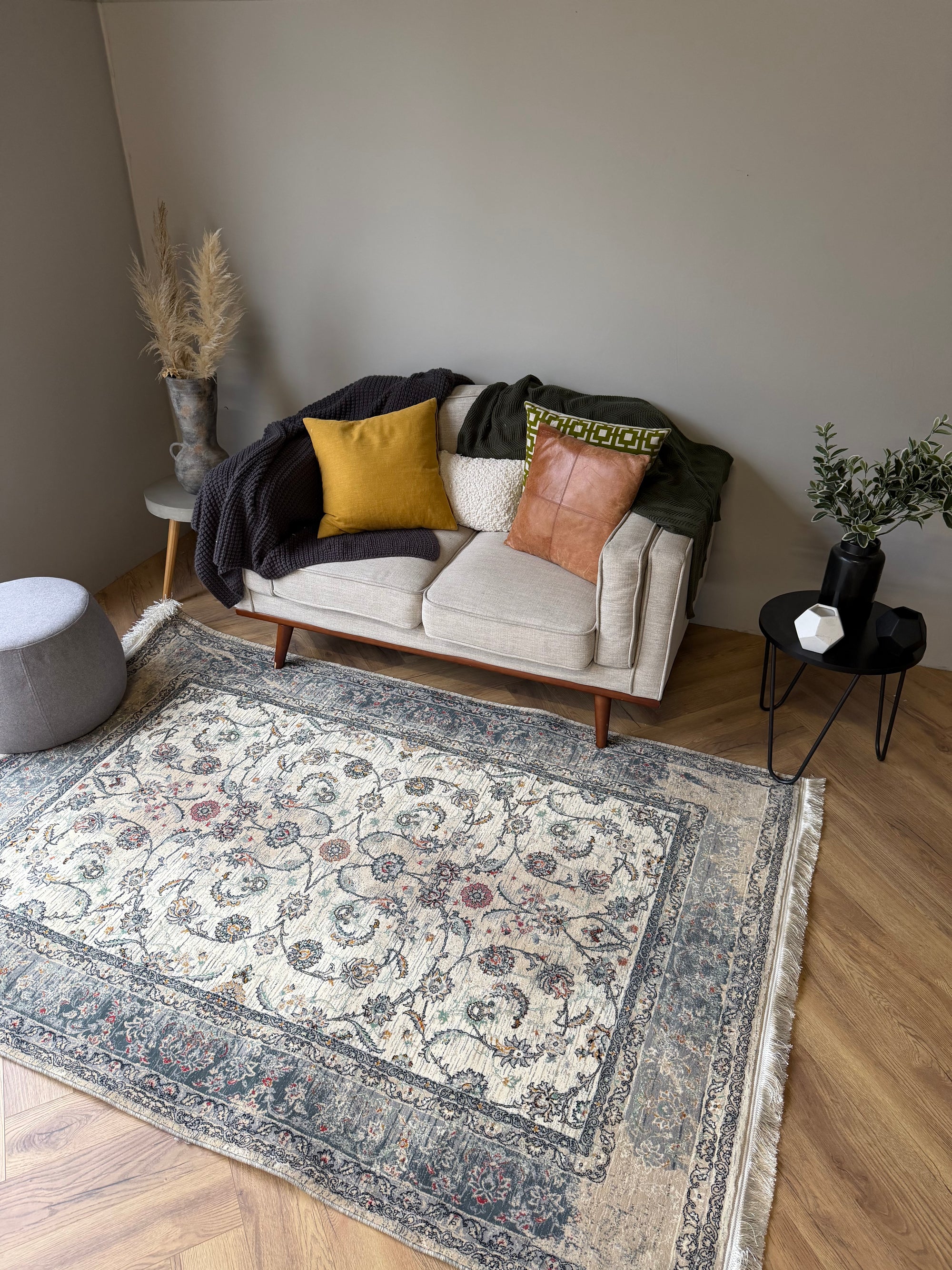 Hive Heritage 628 cream transitional Rug