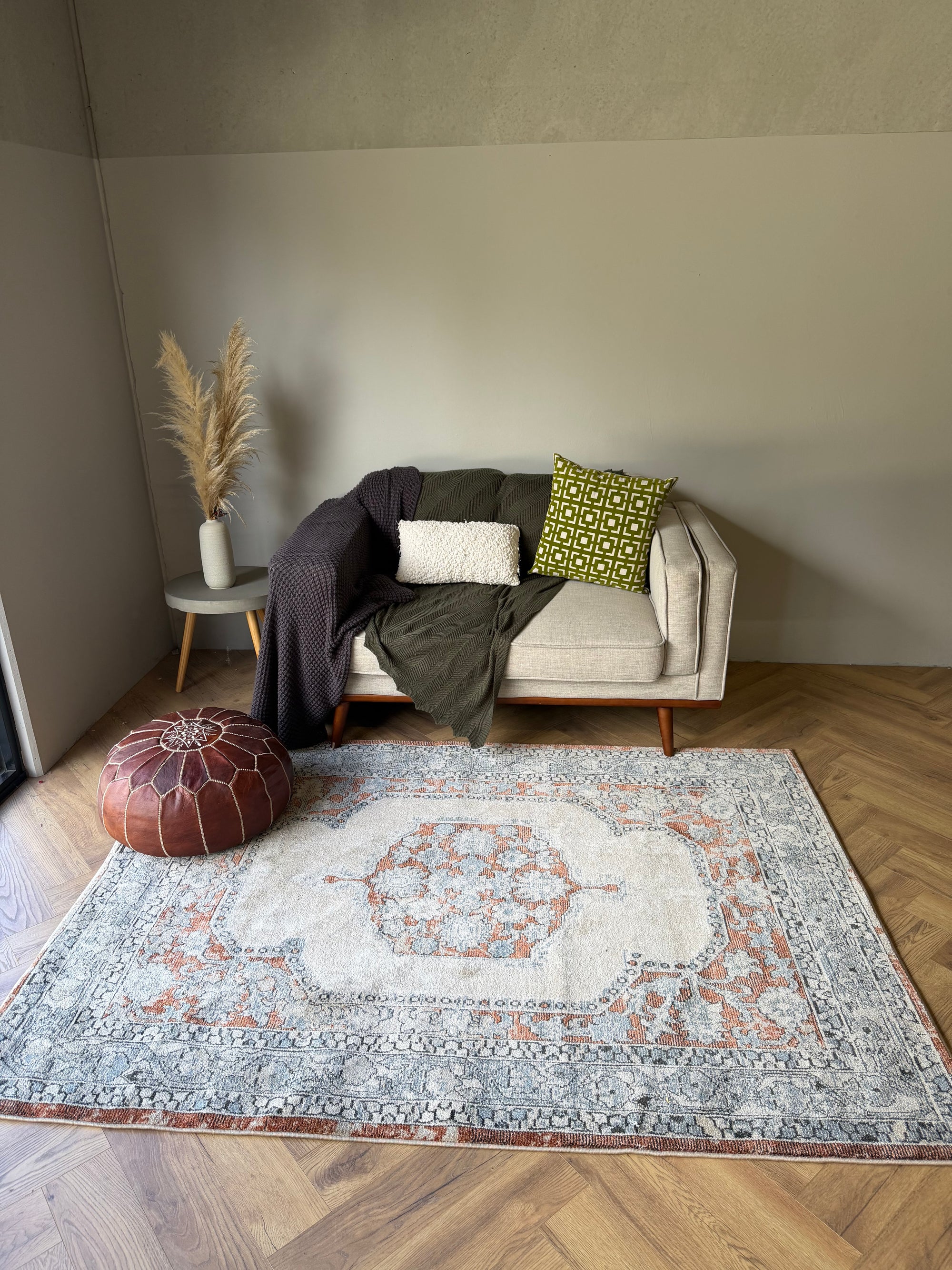 Harlow Vintage Medallion Rug – Ivory & Rust 160x220 - Last one