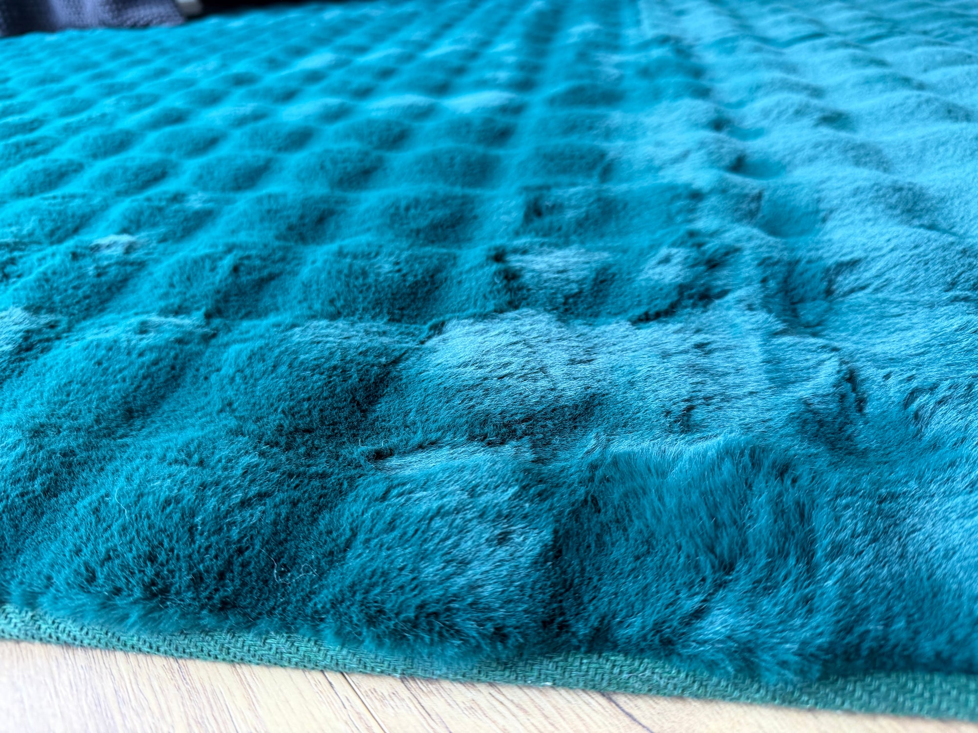 Faux Fur Pebble Emerald Shaggy Rug