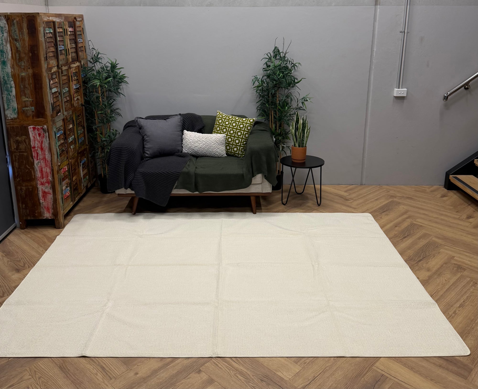Vela Ivory Textured Modern Rug