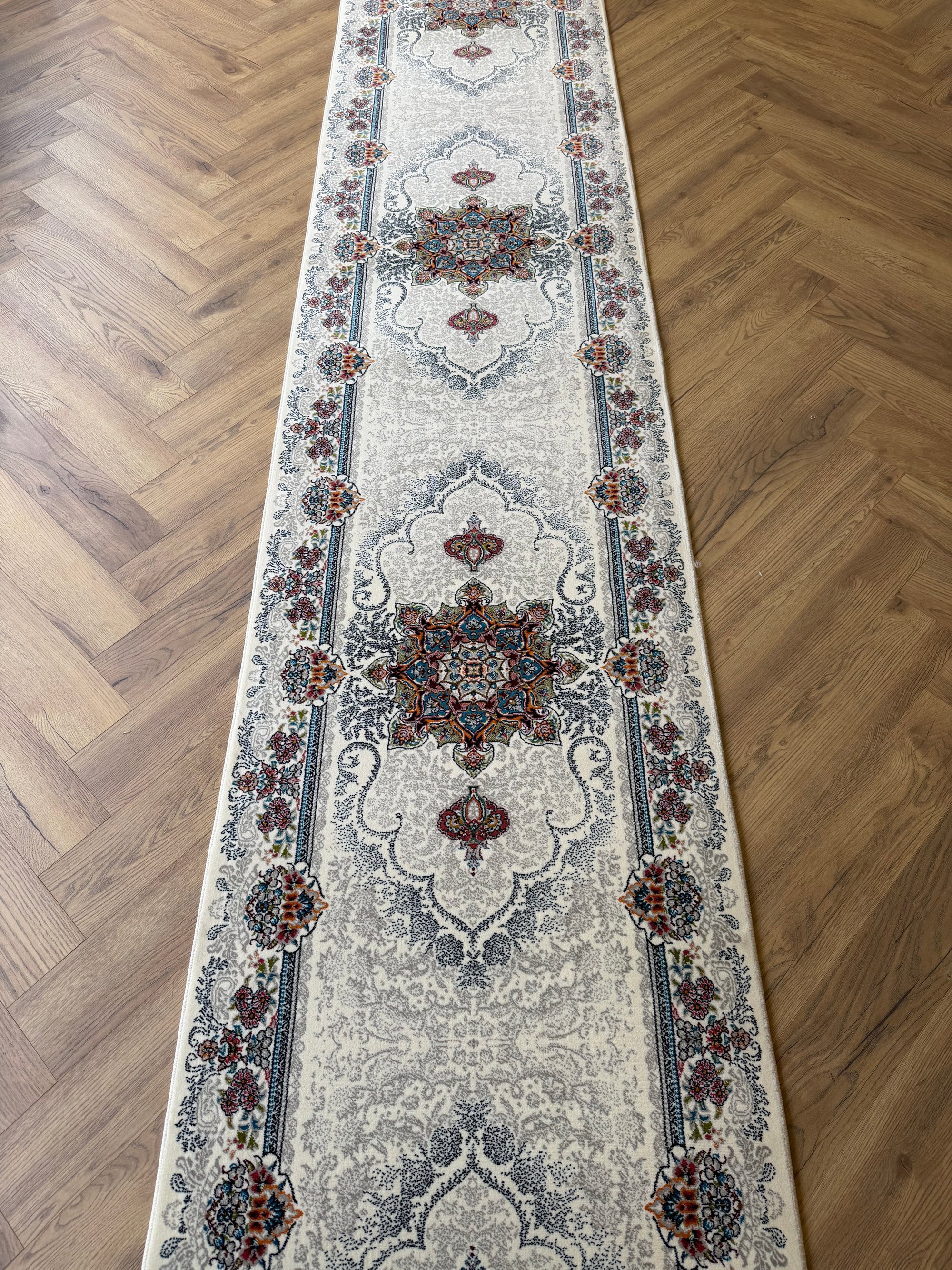 22 Hive Cream medallion 80cm Wide
