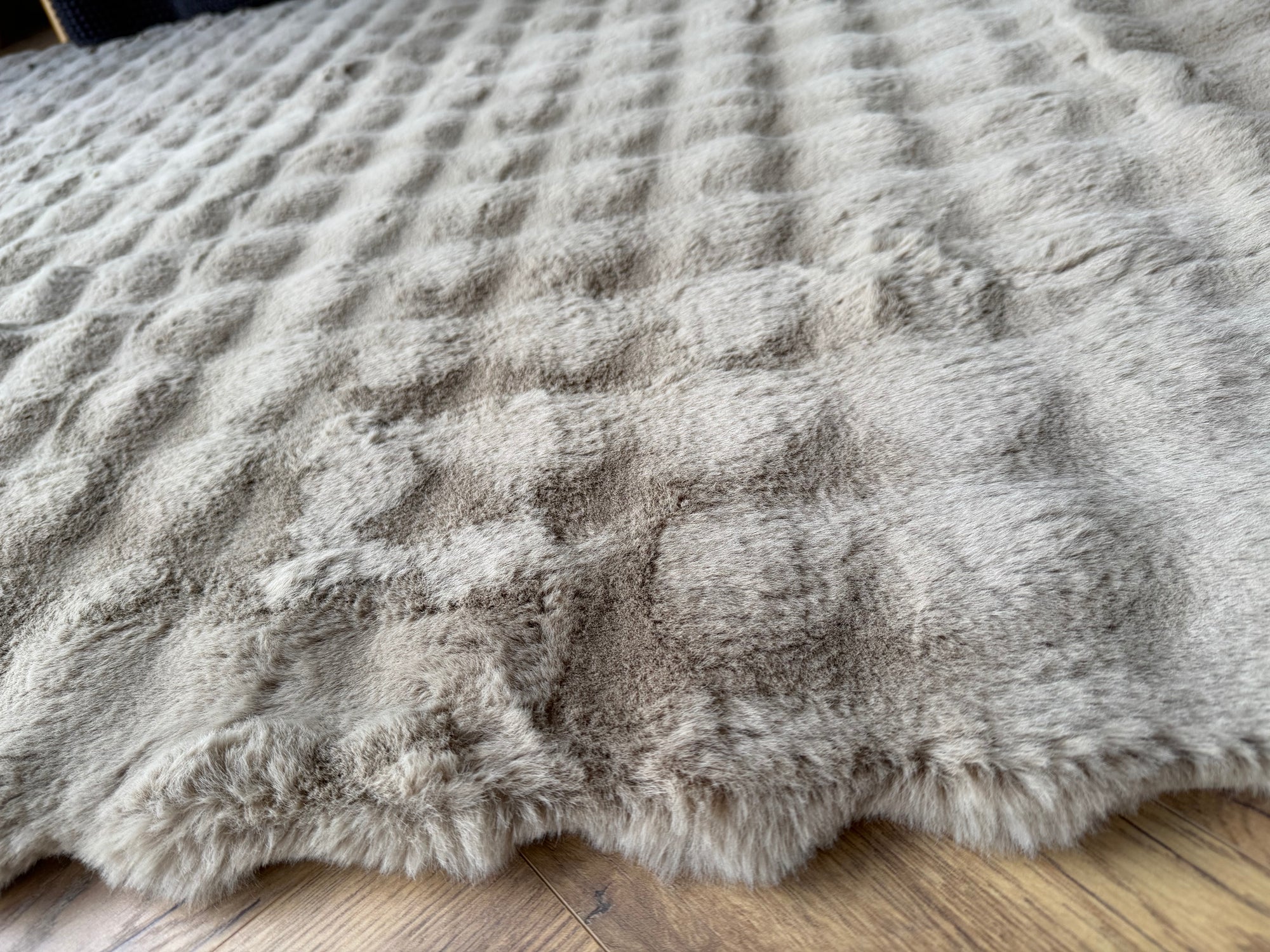 Faux Fur Pebble Beige Shaggy Rug