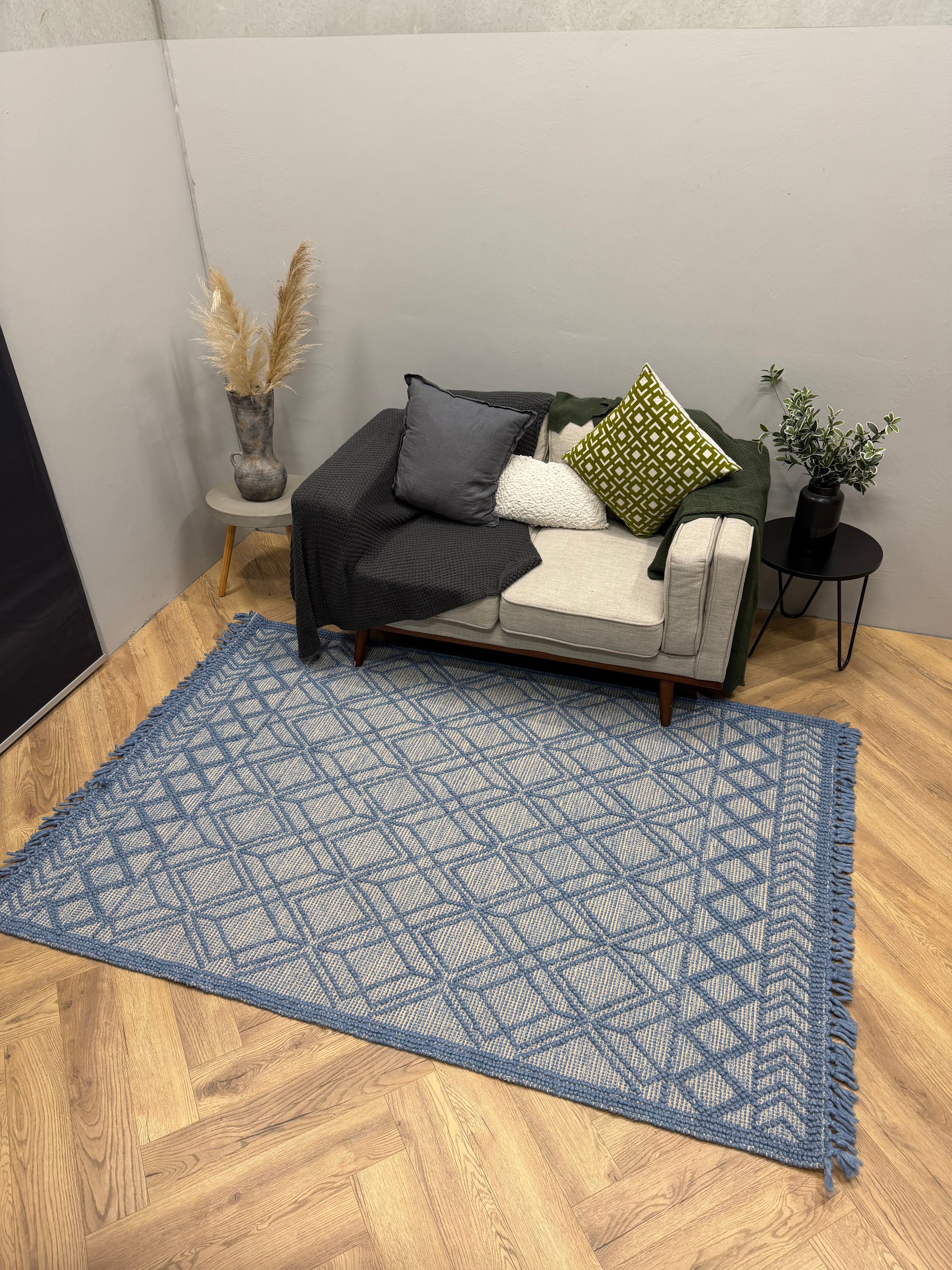 Kairo Blue knotted Wool Blend 160 x 230 Rug