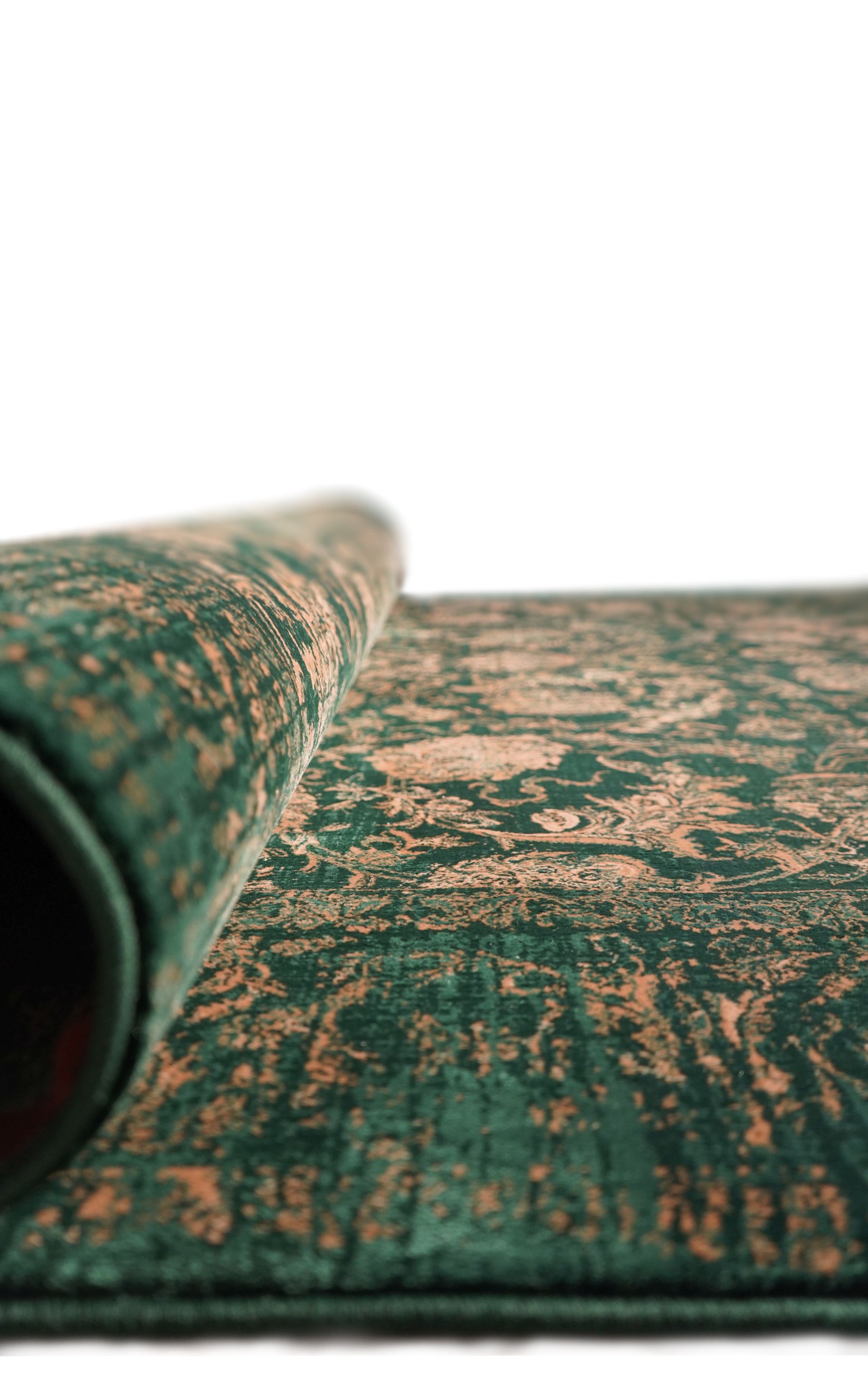 Hive 528 Traditional transitional Green gold rug