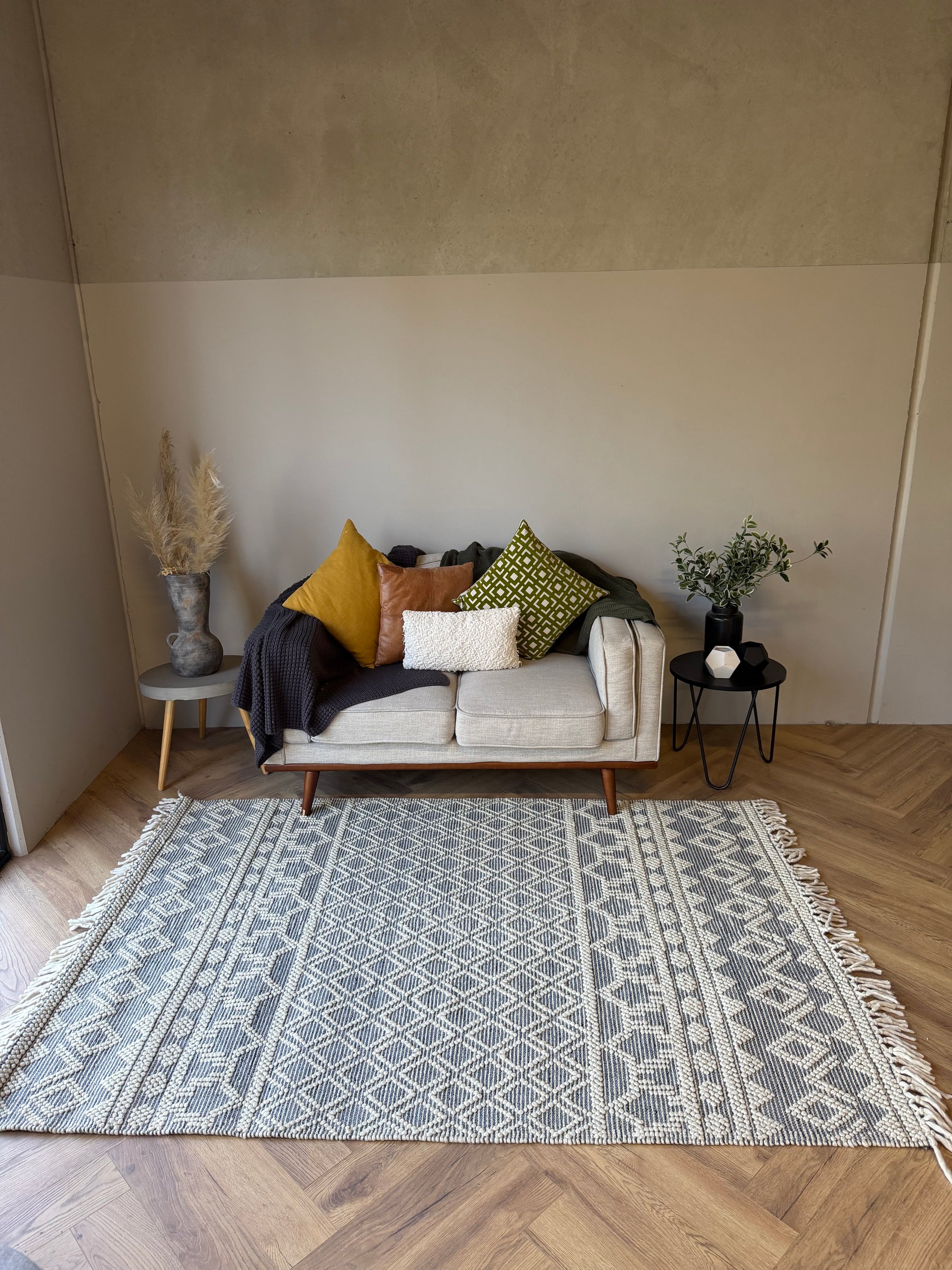 Perla Handwoven Wool Blend Rug - Beige - 160 x 230