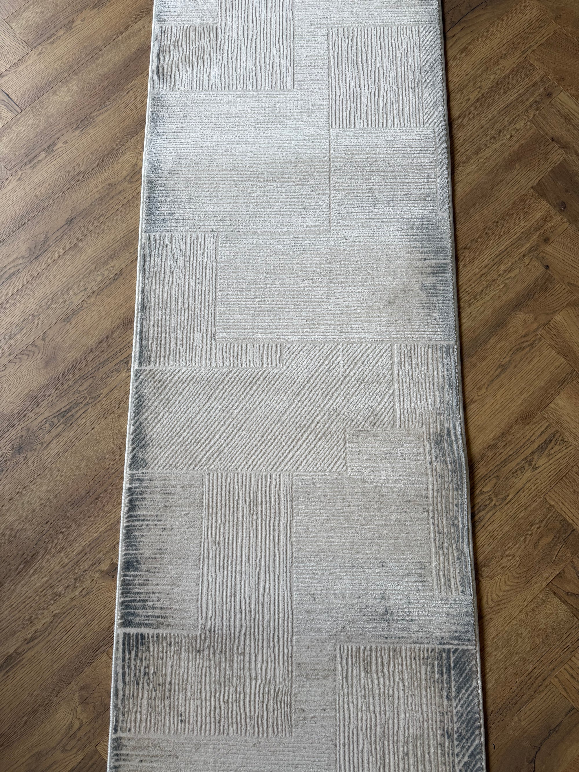 633 grey beige Deluxe runner 80 cm Wide