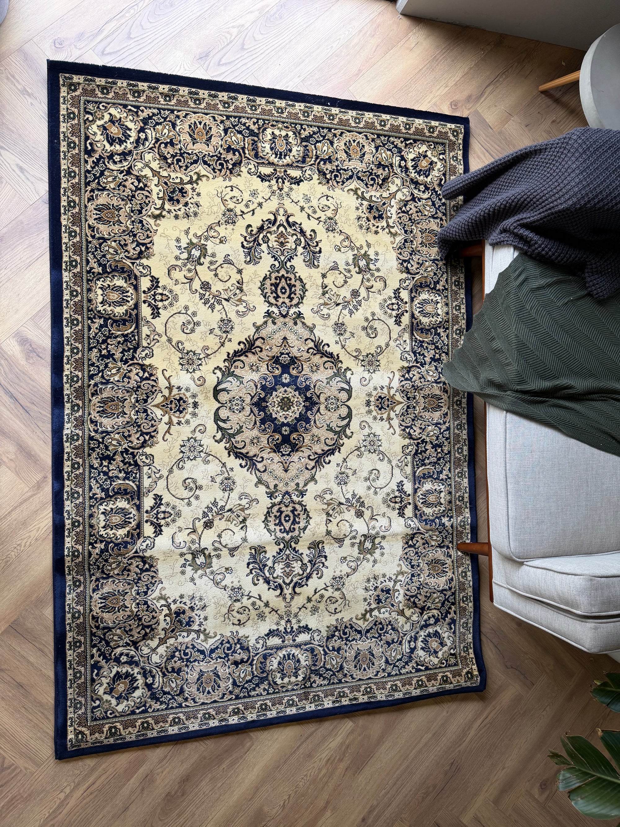 Benevolence Barchelli beige Navy rug