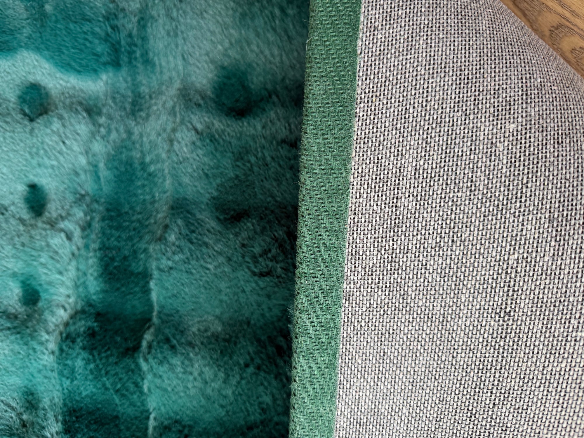 Faux Fur Pebble Emerald Shaggy Rug