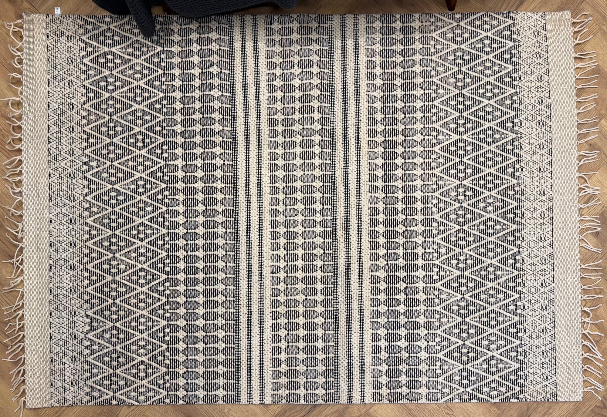 Jolaztec Kailua Black & White Wool Blend Rug