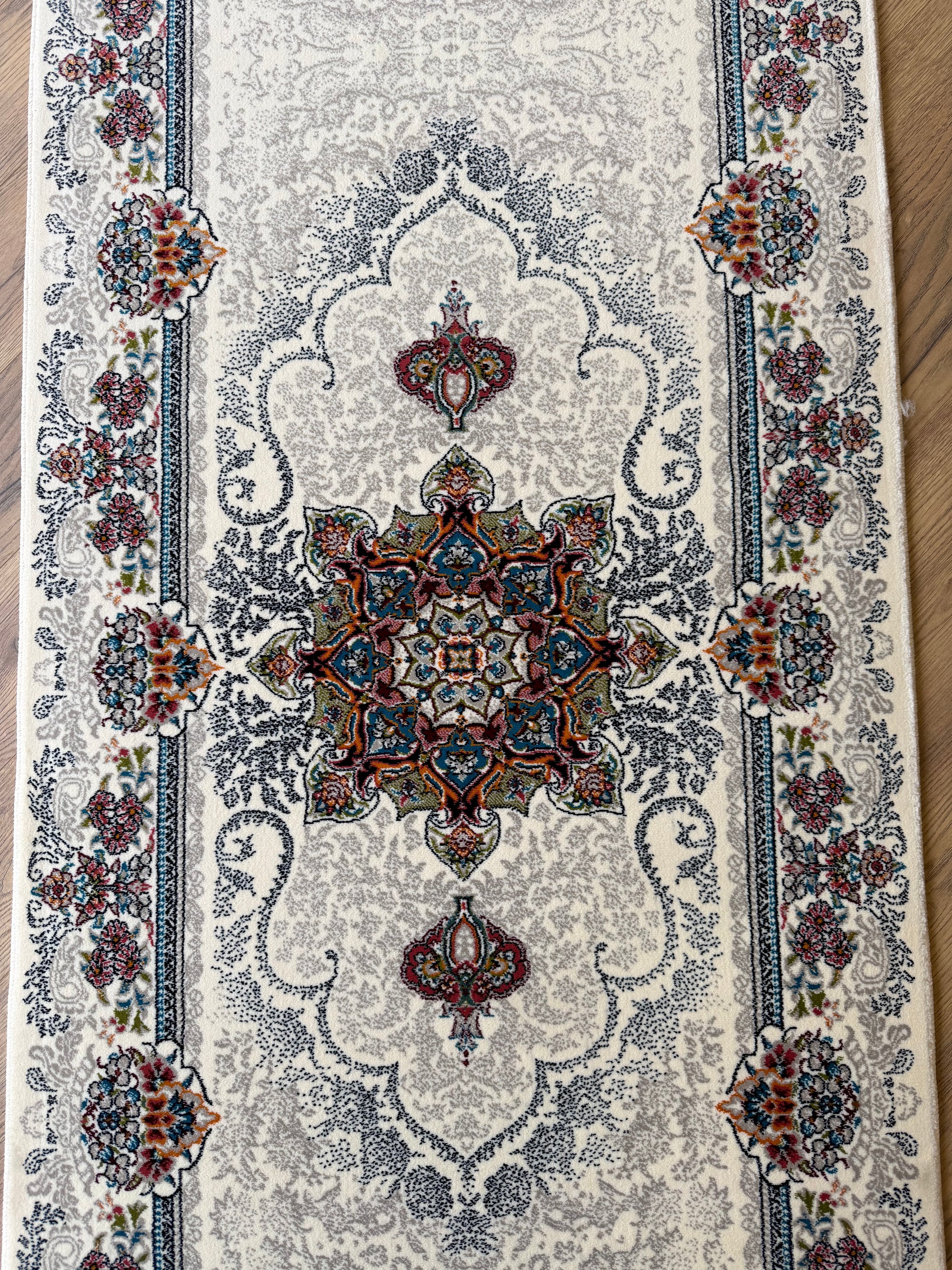 22 Hive Cream medallion 80cm Wide