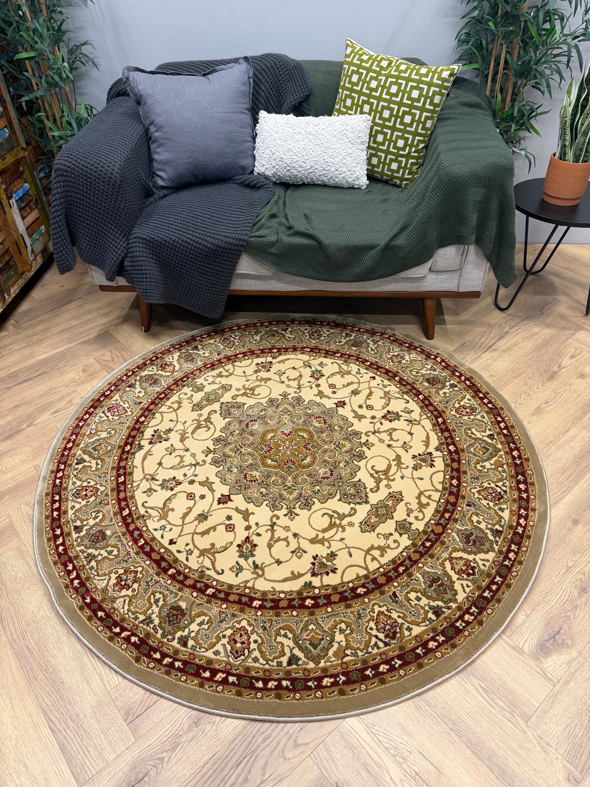 Julian Cream Traditional Round Rug 160x160cm