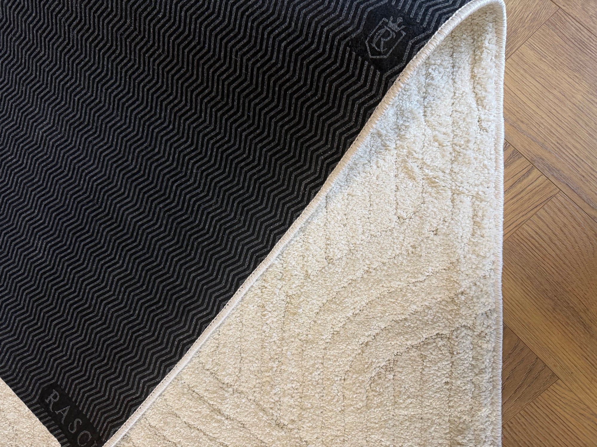 Moopy Ivory Wave Textured Runner