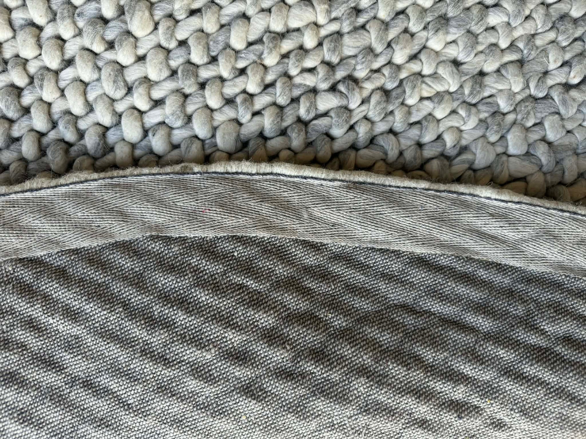 Avani Grey Pebble Round Rug 180x180