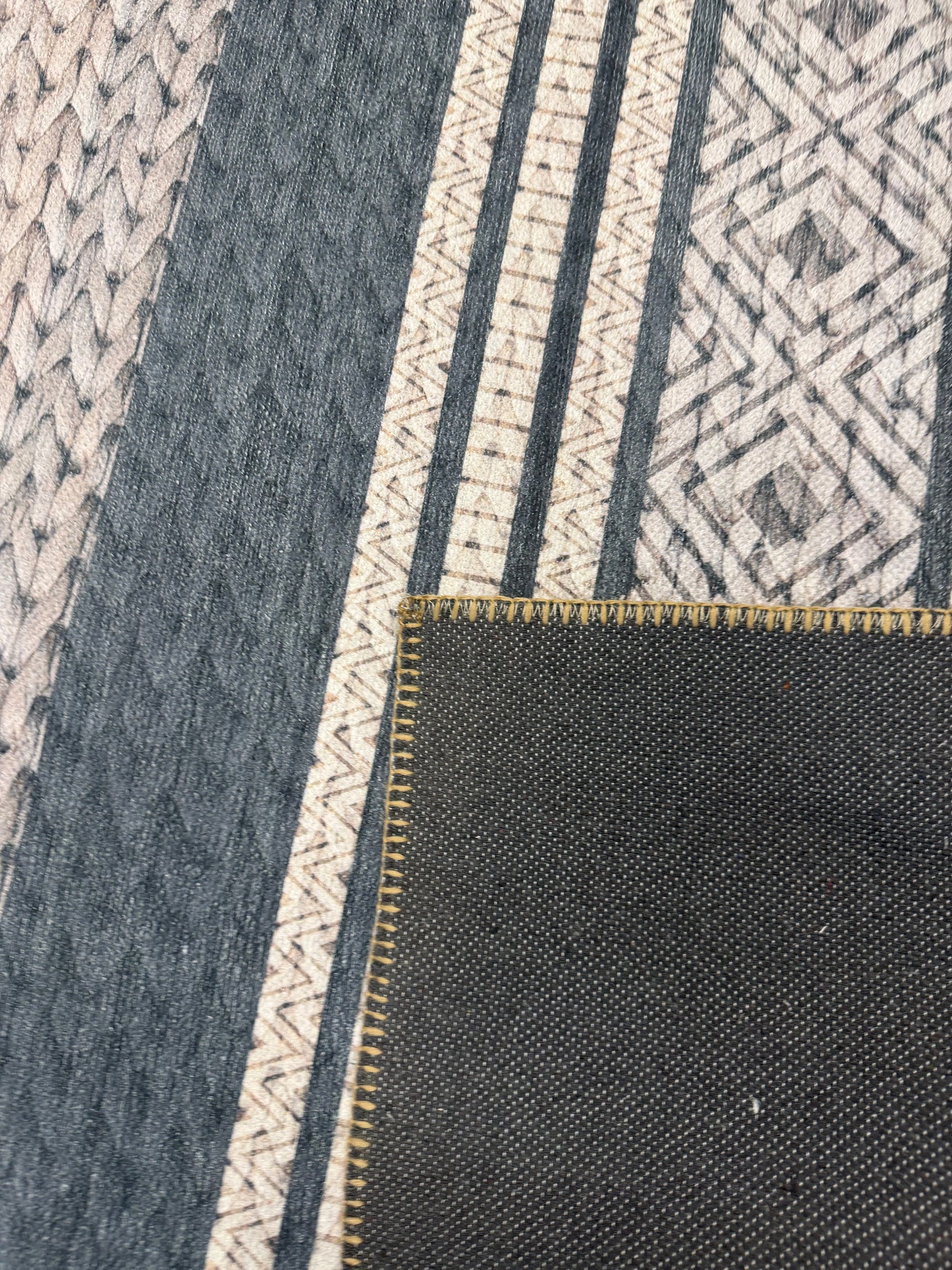 Cozy Nordic Charcoal & Ivory Machine Washable Rug – 200x300cm