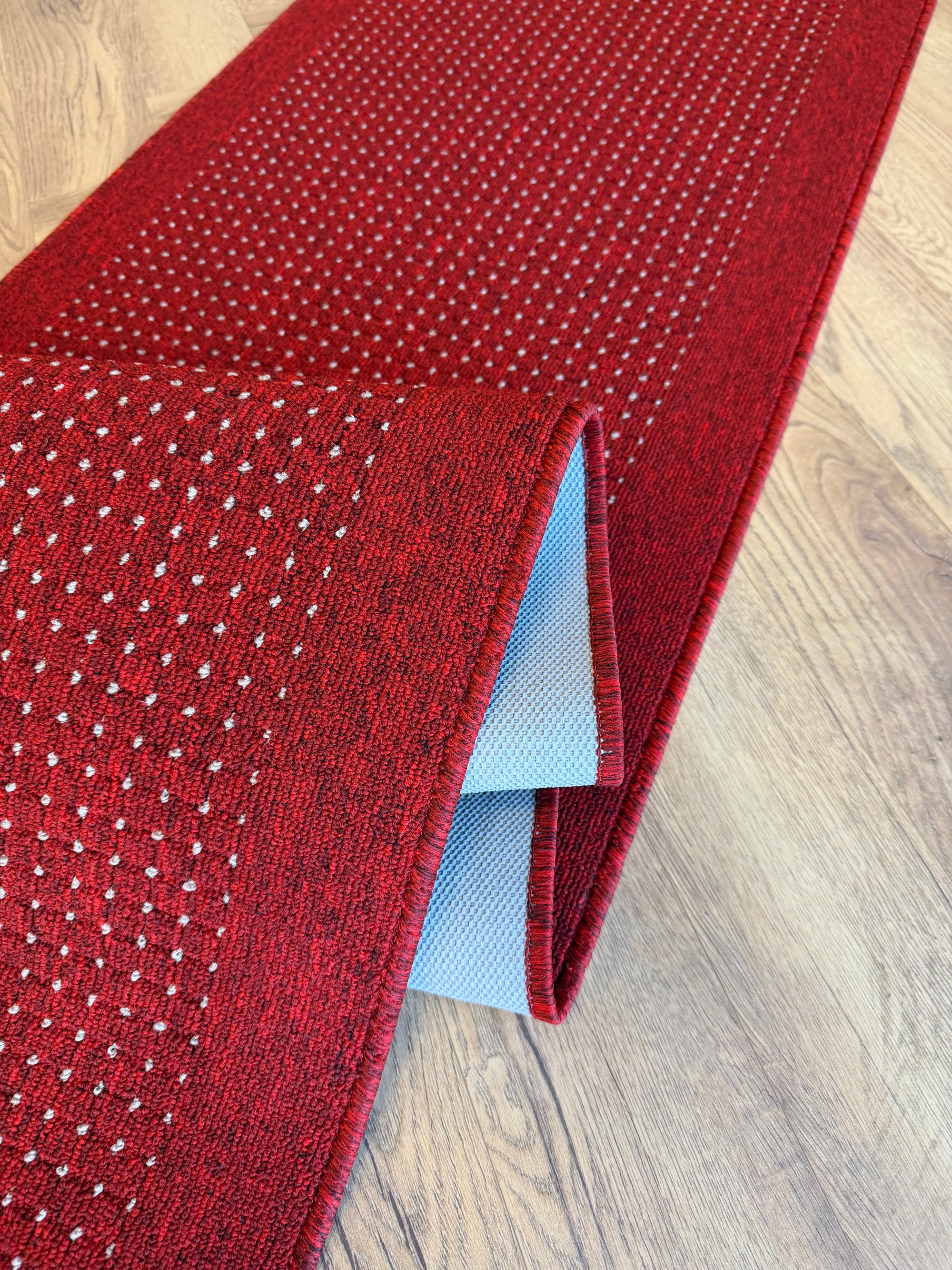 Dotted nikotex Design Red 67cm wide