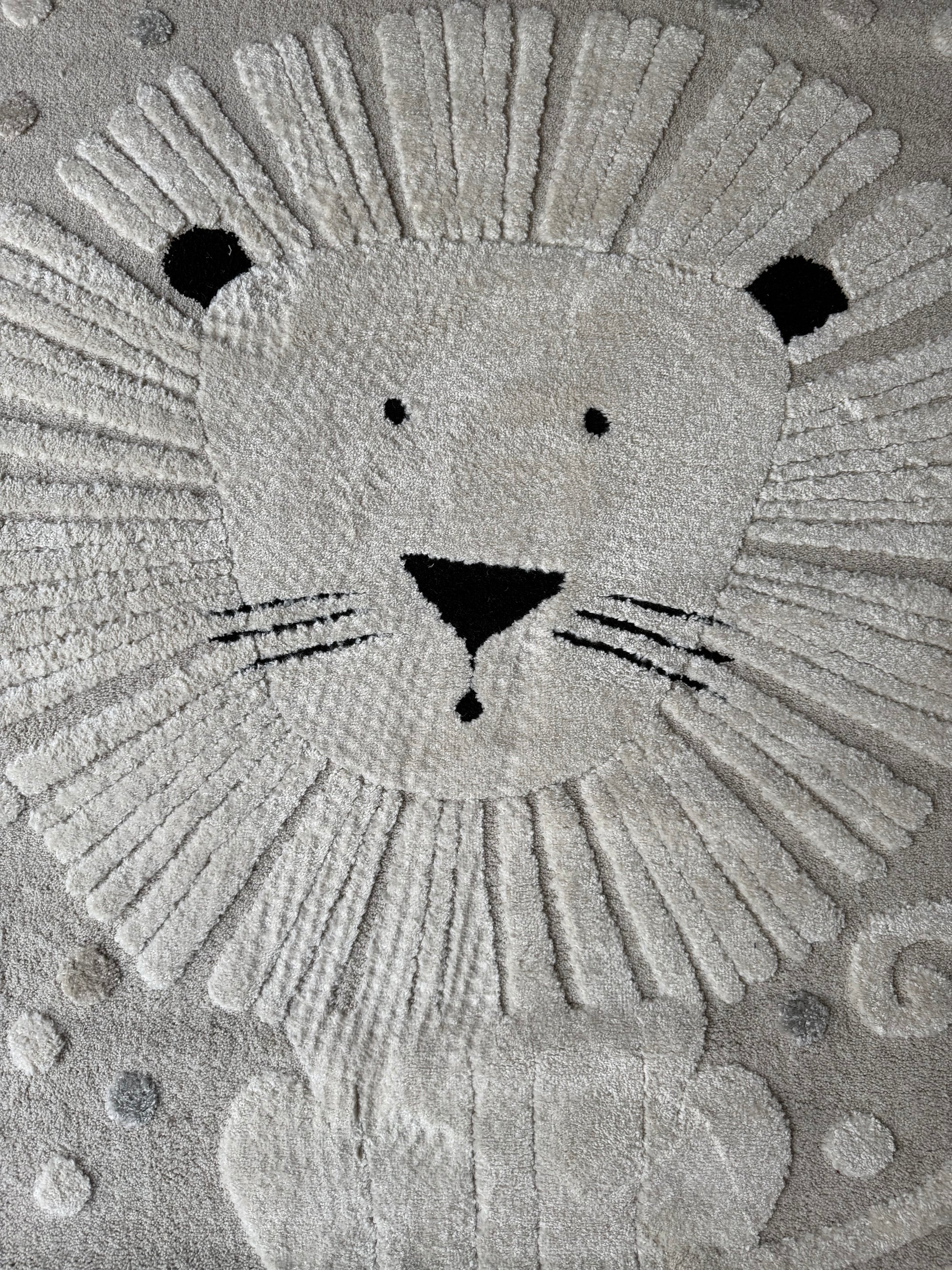Little lion Cream Kids bedroom Rug