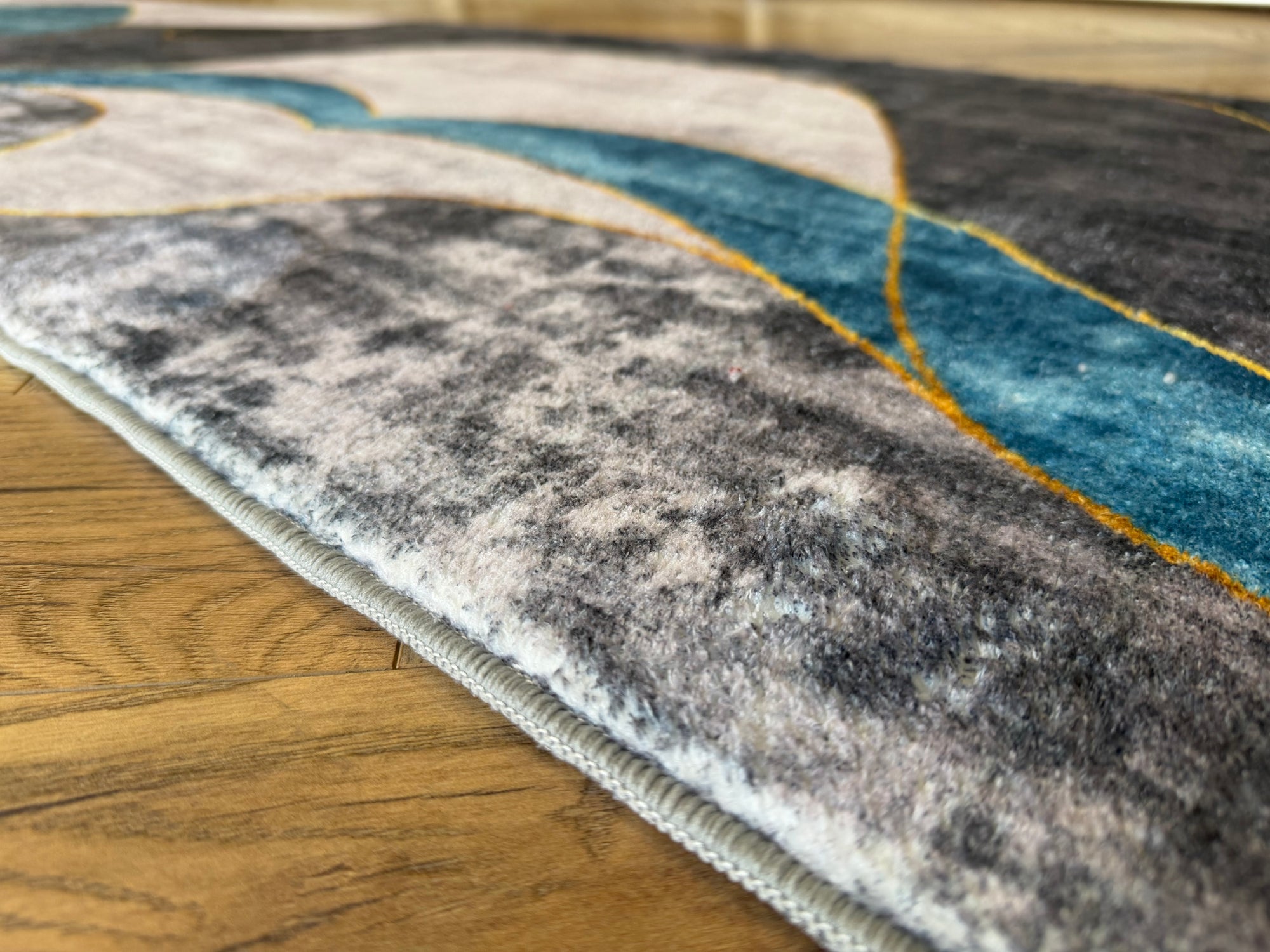 44 Meeno 67 cm Wide